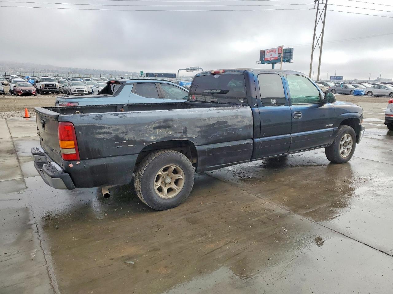 2002 Chevrolet Silverado C1500 Black vin: 1GCEC19T22E176909