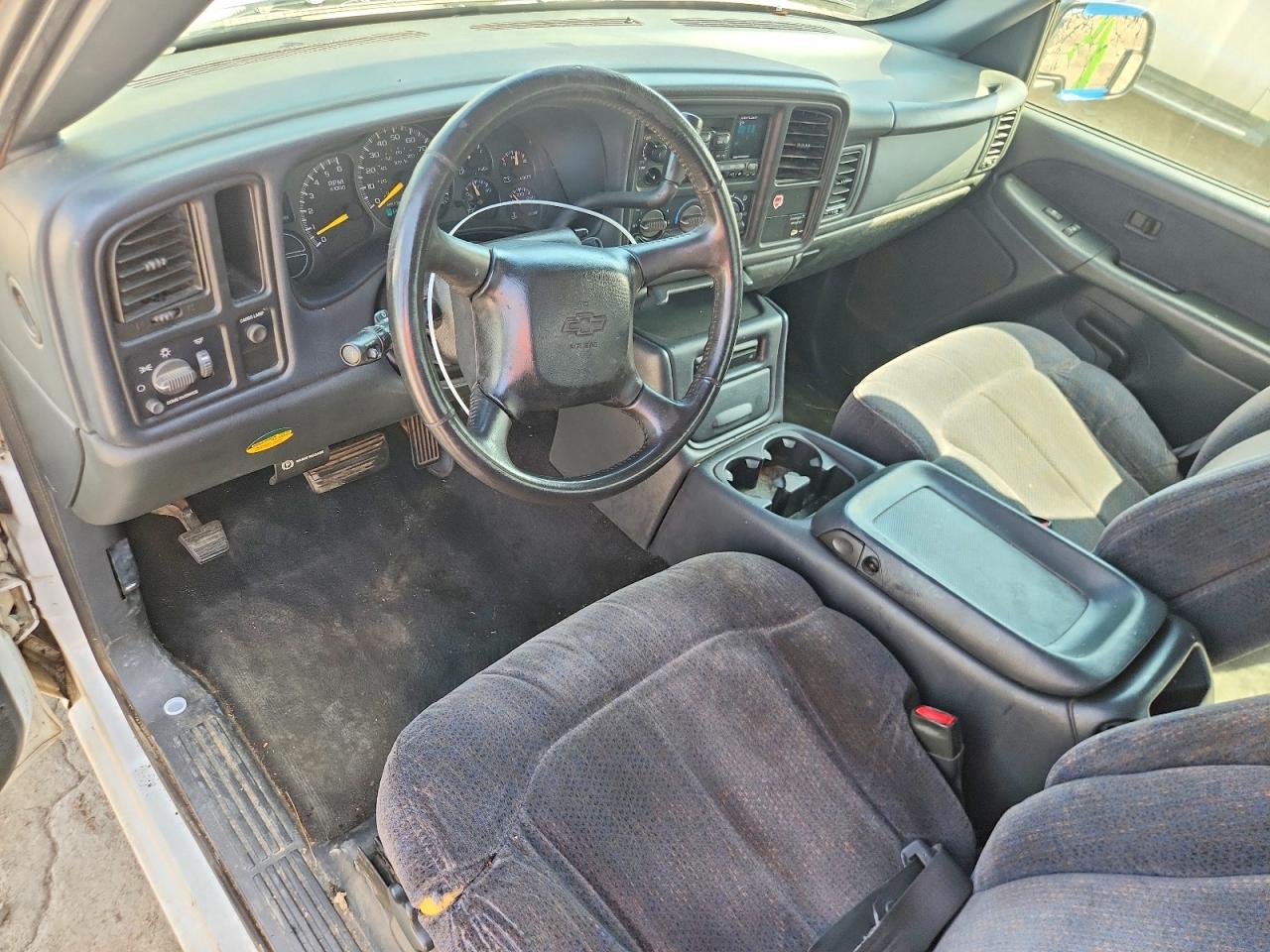 1999 Chevrolet Silverado C1500 White vin: 1GCEC19T2XZ146714
