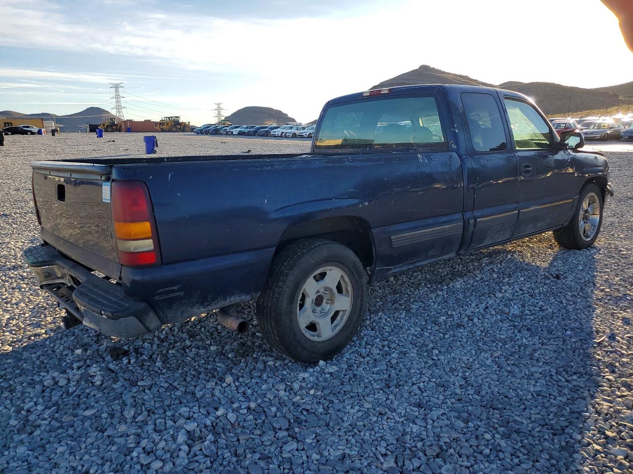 2002 Chevrolet Silverado C1500 Blue vin: 1GCEC19T32E233084