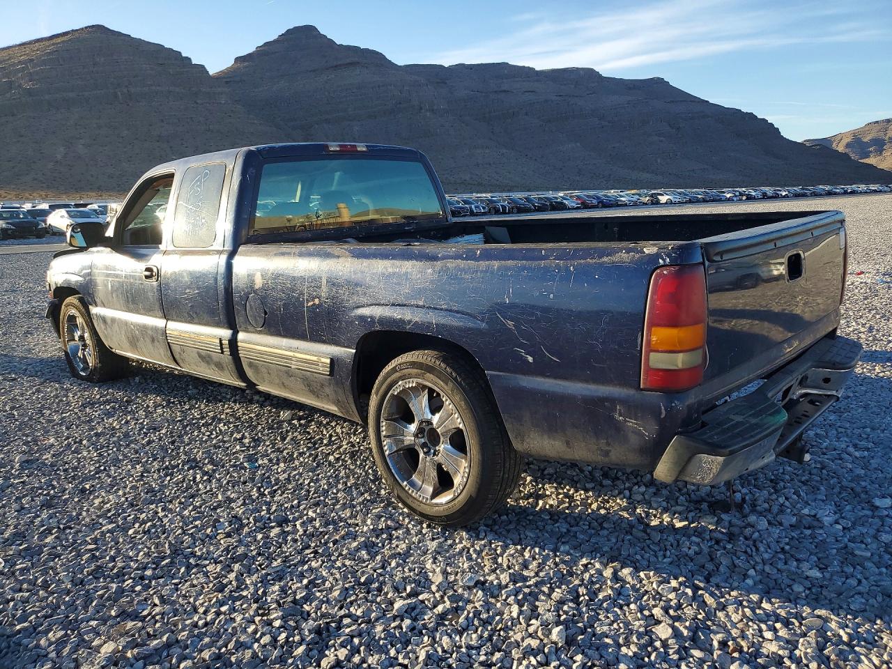 2002 Chevrolet Silverado C1500 Blue vin: 1GCEC19T32E233084