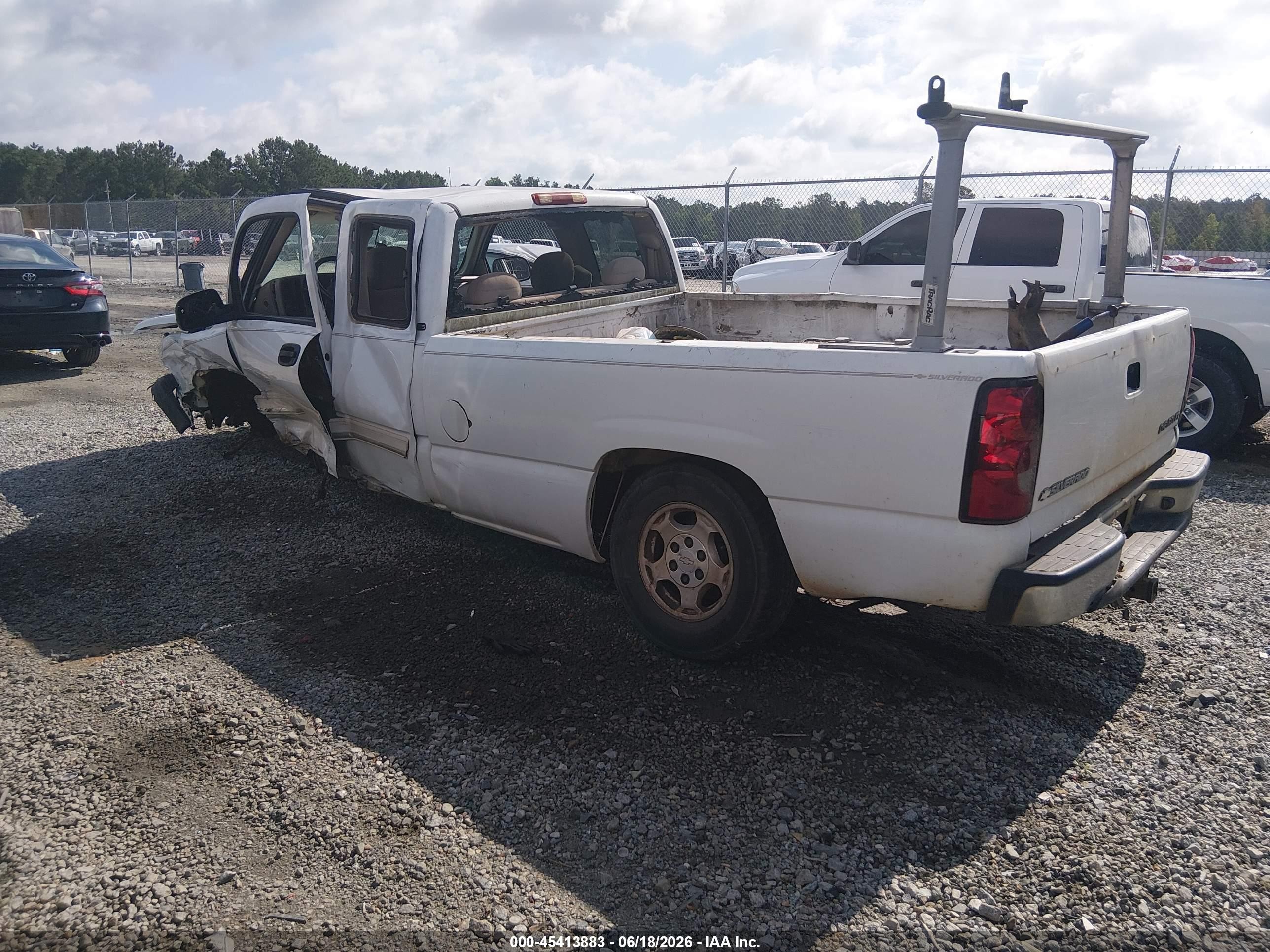 2004 Chevrolet Silverado 1500 Ls White vin: 1GCEC19T34E153934