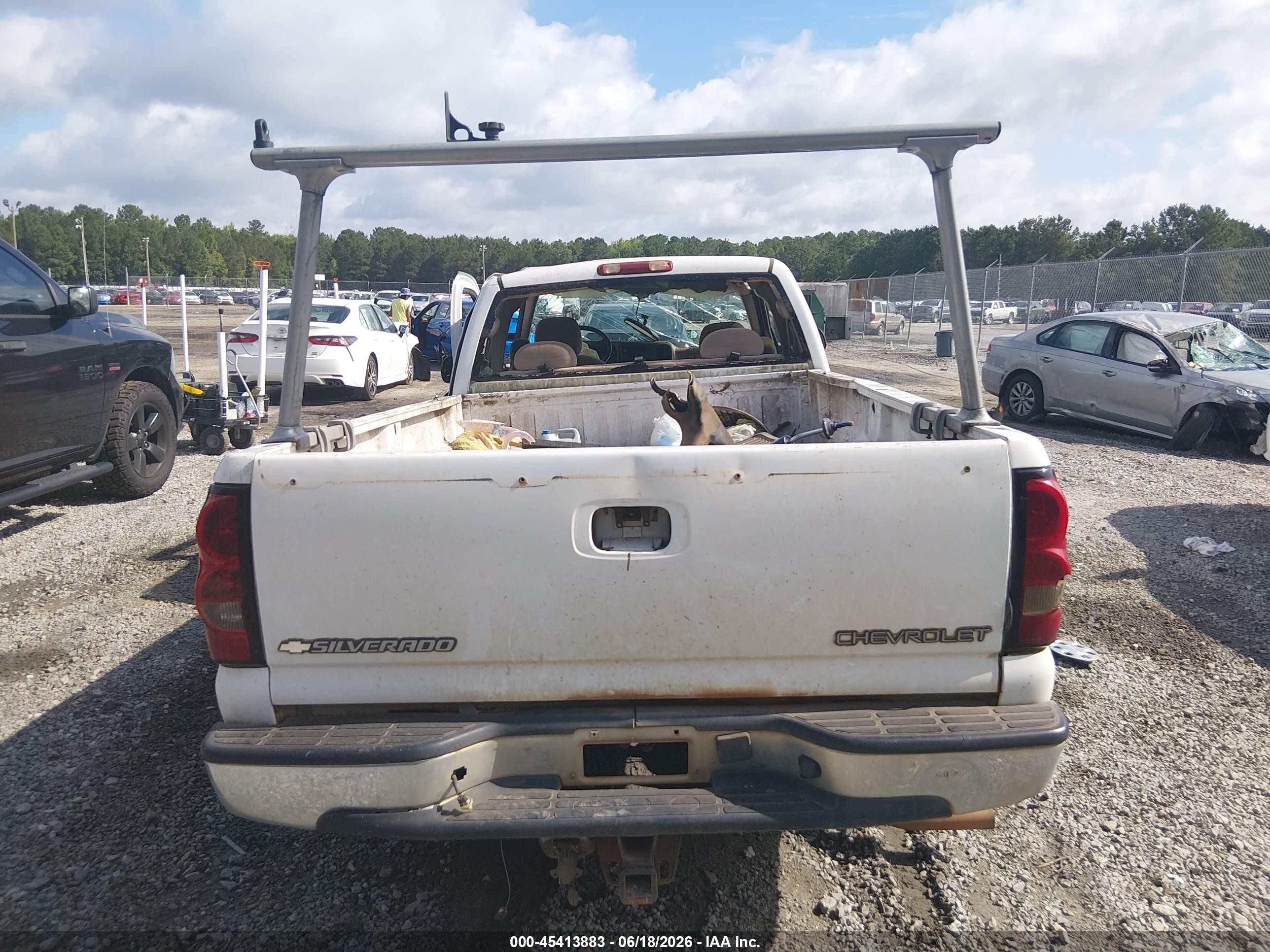 2004 Chevrolet Silverado 1500 Ls White vin: 1GCEC19T34E153934