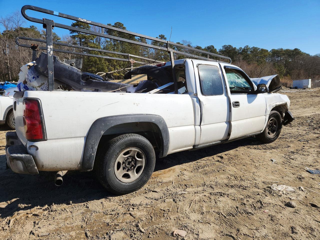 2004 Chevrolet Silverado C1500 White vin: 1GCEC19T44Z353553