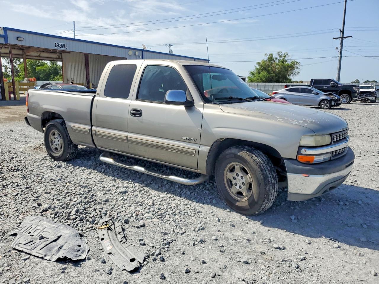 2000 Chevrolet Silverado C1500 Gold vin: 1GCEC19T4YZ260179