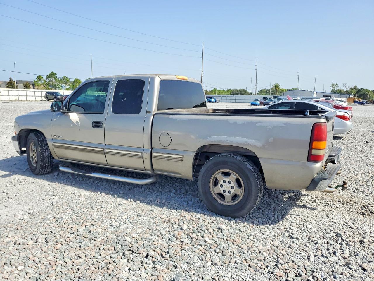2000 Chevrolet Silverado C1500 Gold vin: 1GCEC19T4YZ260179