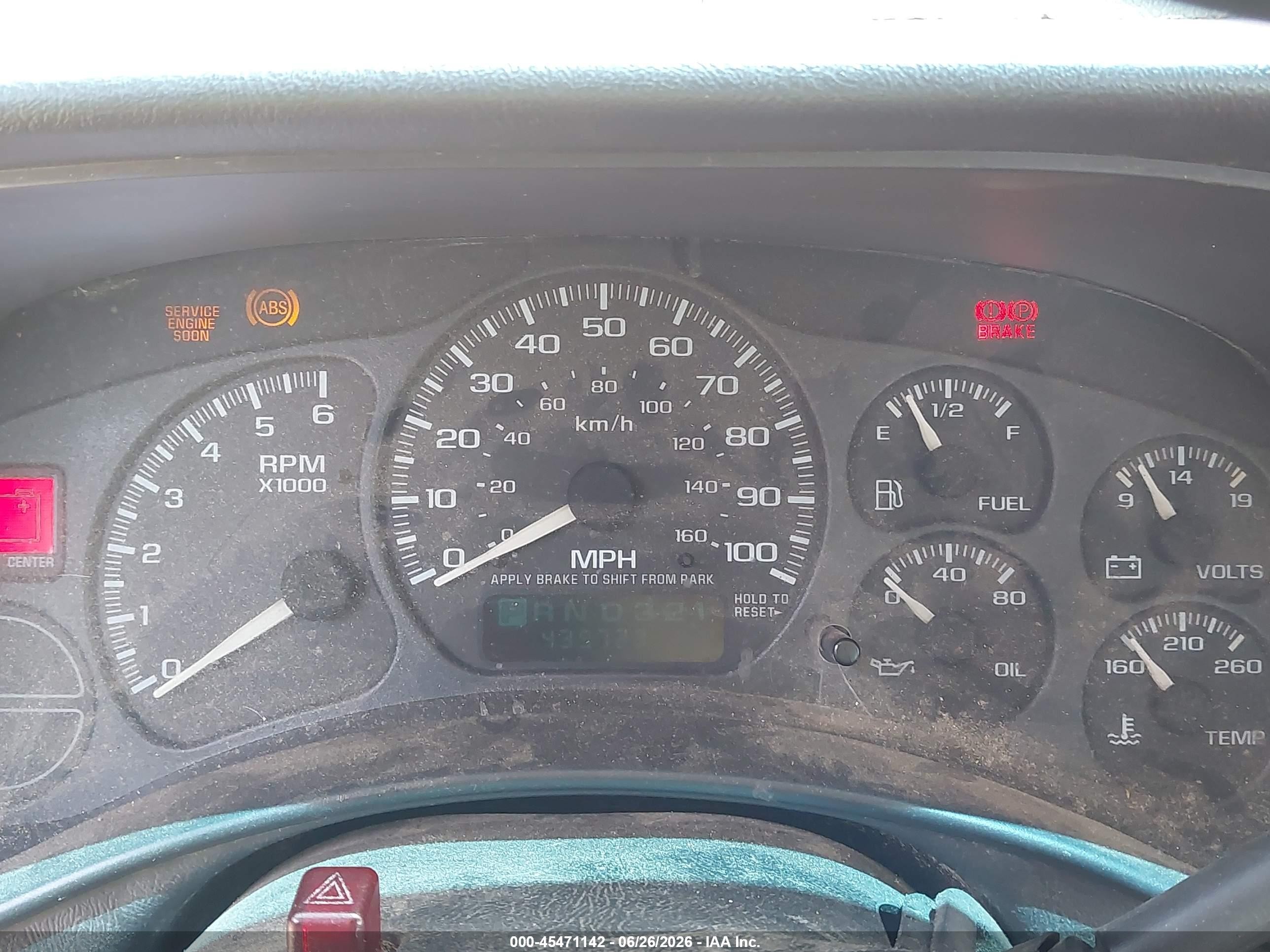 2001 Chevrolet Silverado 1500   White vin: 1GCEC19T51E168155