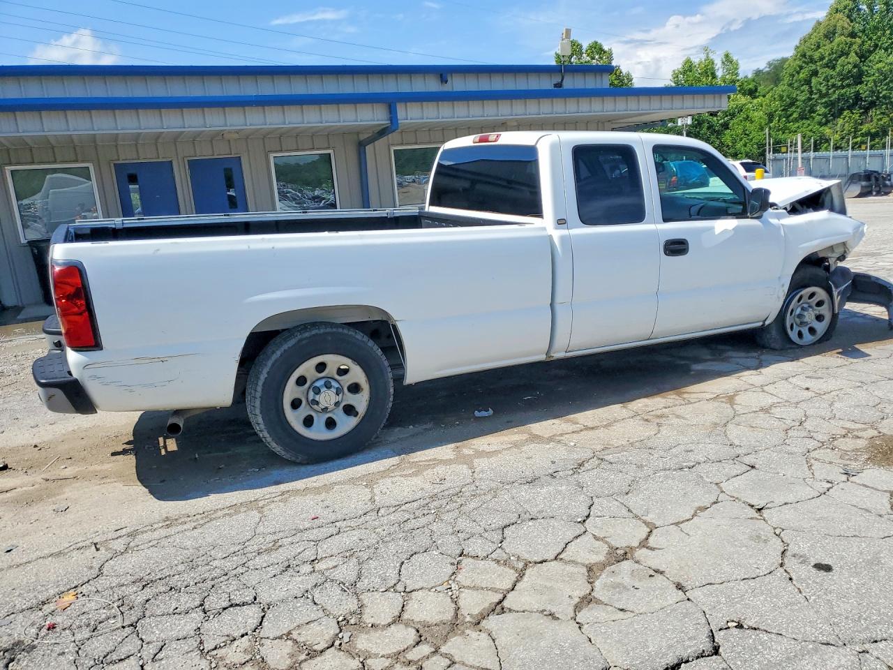 2005 Chevrolet Silverado C1500 White vin: 1GCEC19T55E278158