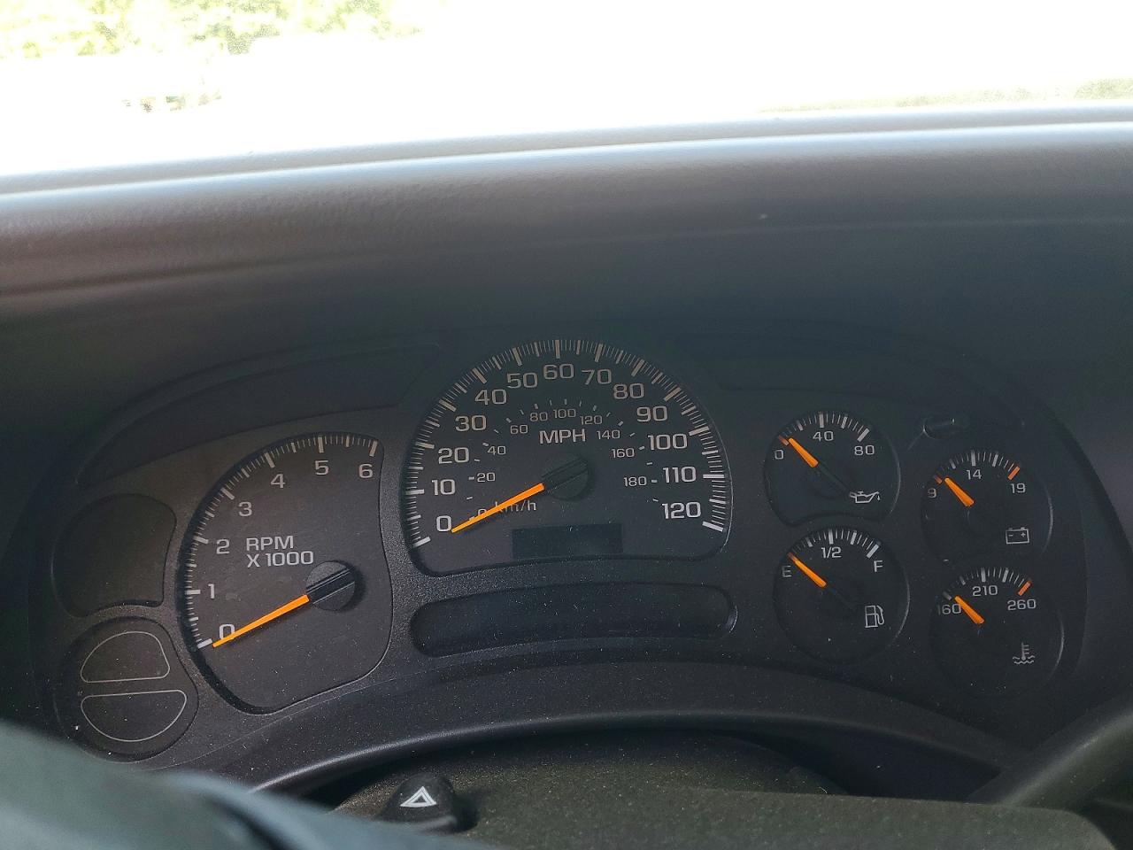 2005 Chevrolet Silverado C1500 White vin: 1GCEC19T55E278158