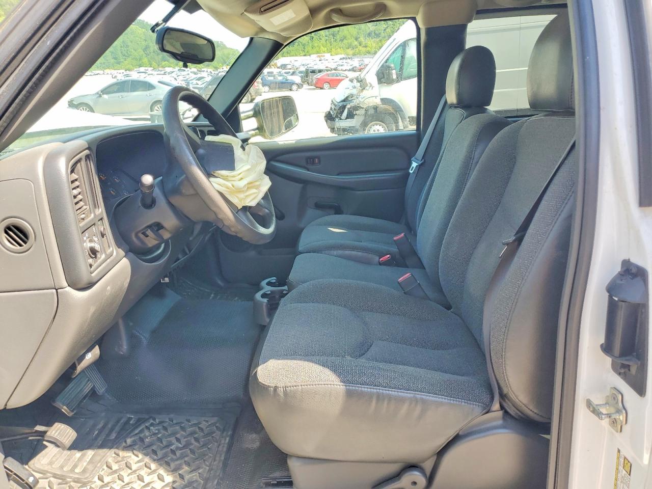 2005 Chevrolet Silverado C1500 White vin: 1GCEC19T55E278158