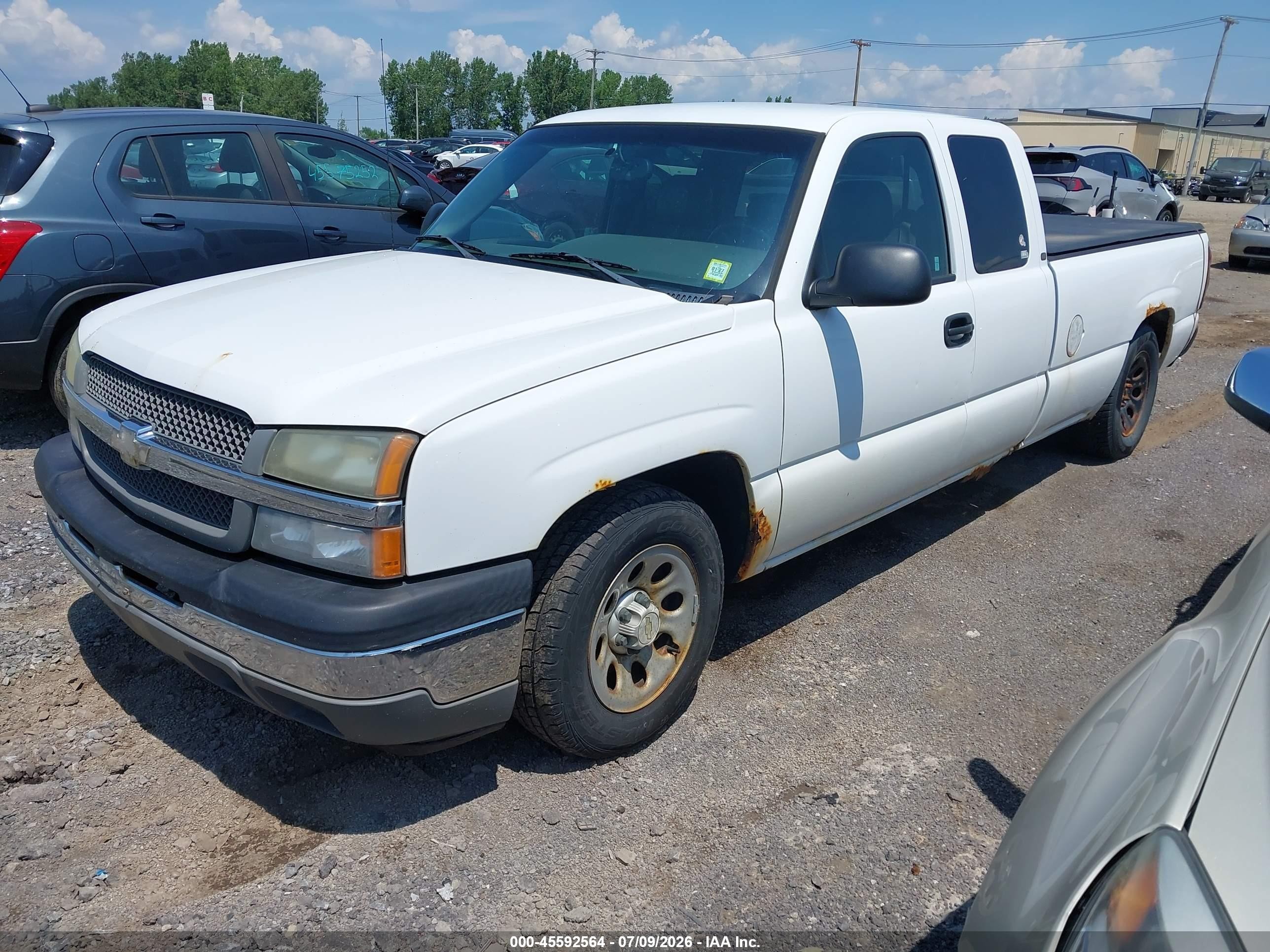 2005 Chevrolet Silverado 1500 Work Truck White vin: 1GCEC19T75E323892