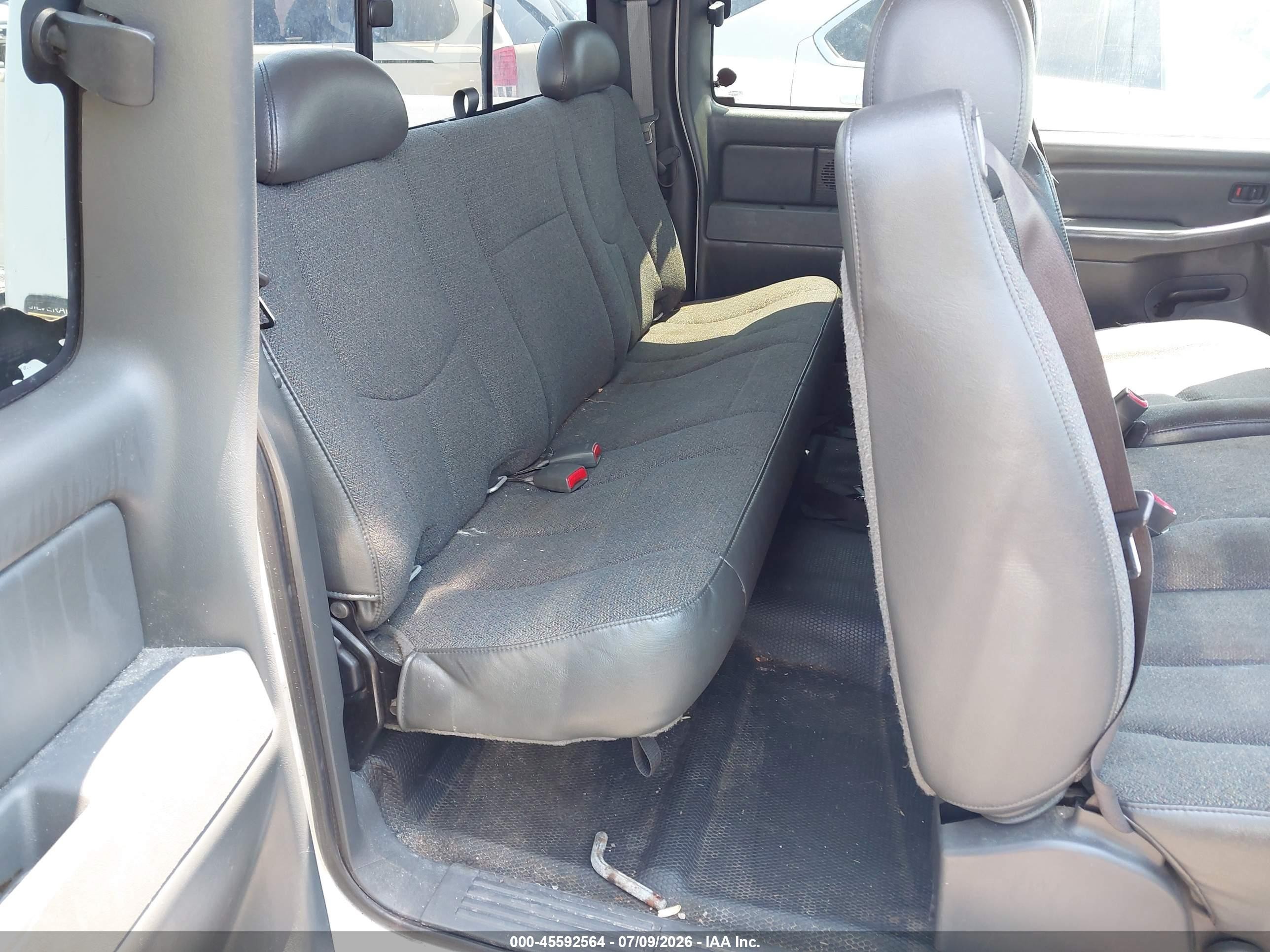 2005 Chevrolet Silverado 1500 Work Truck White vin: 1GCEC19T75E323892