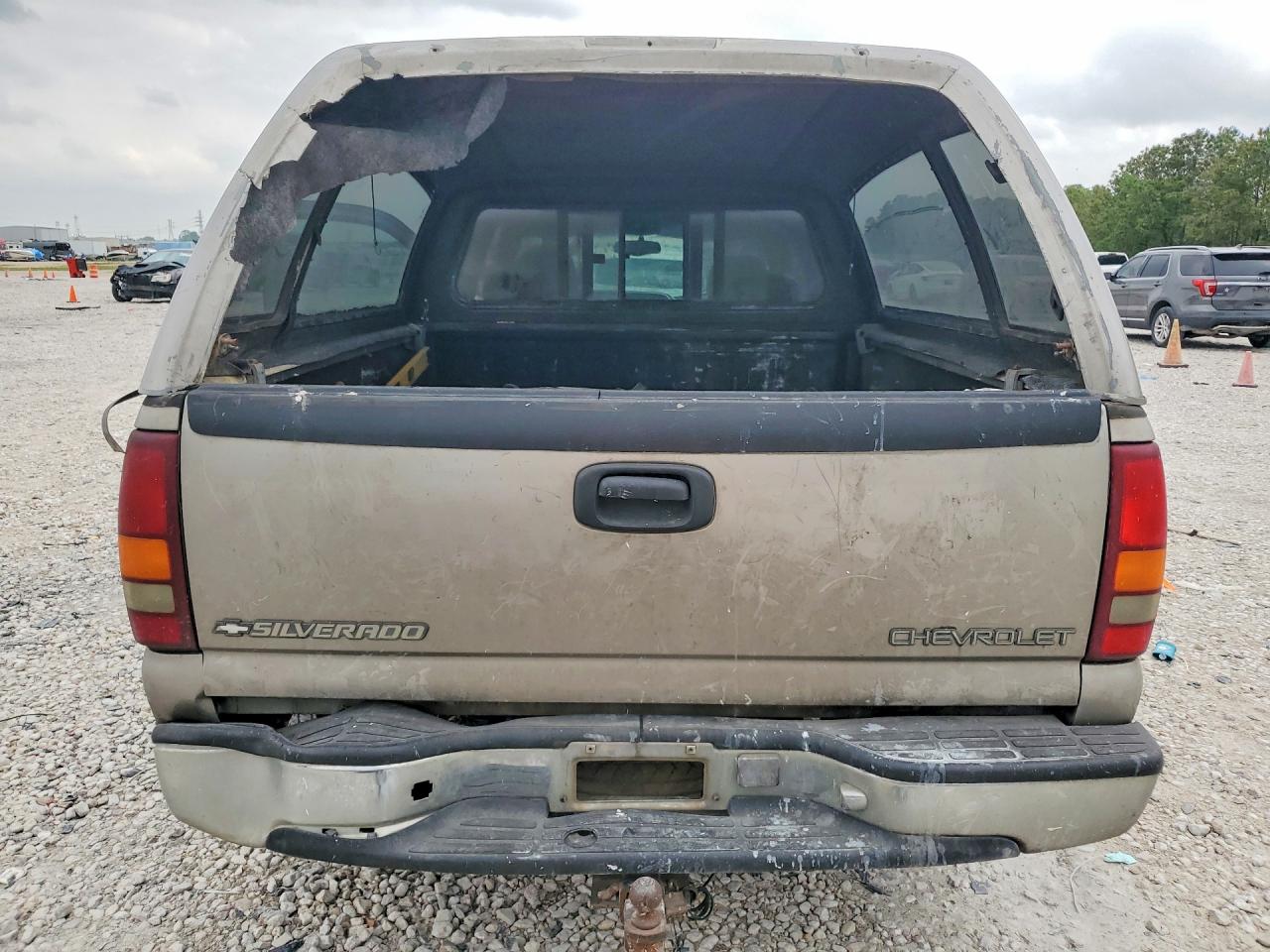 1999 Chevrolet Silverado C1500 Beige vin: 1GCEC19T7XZ152993