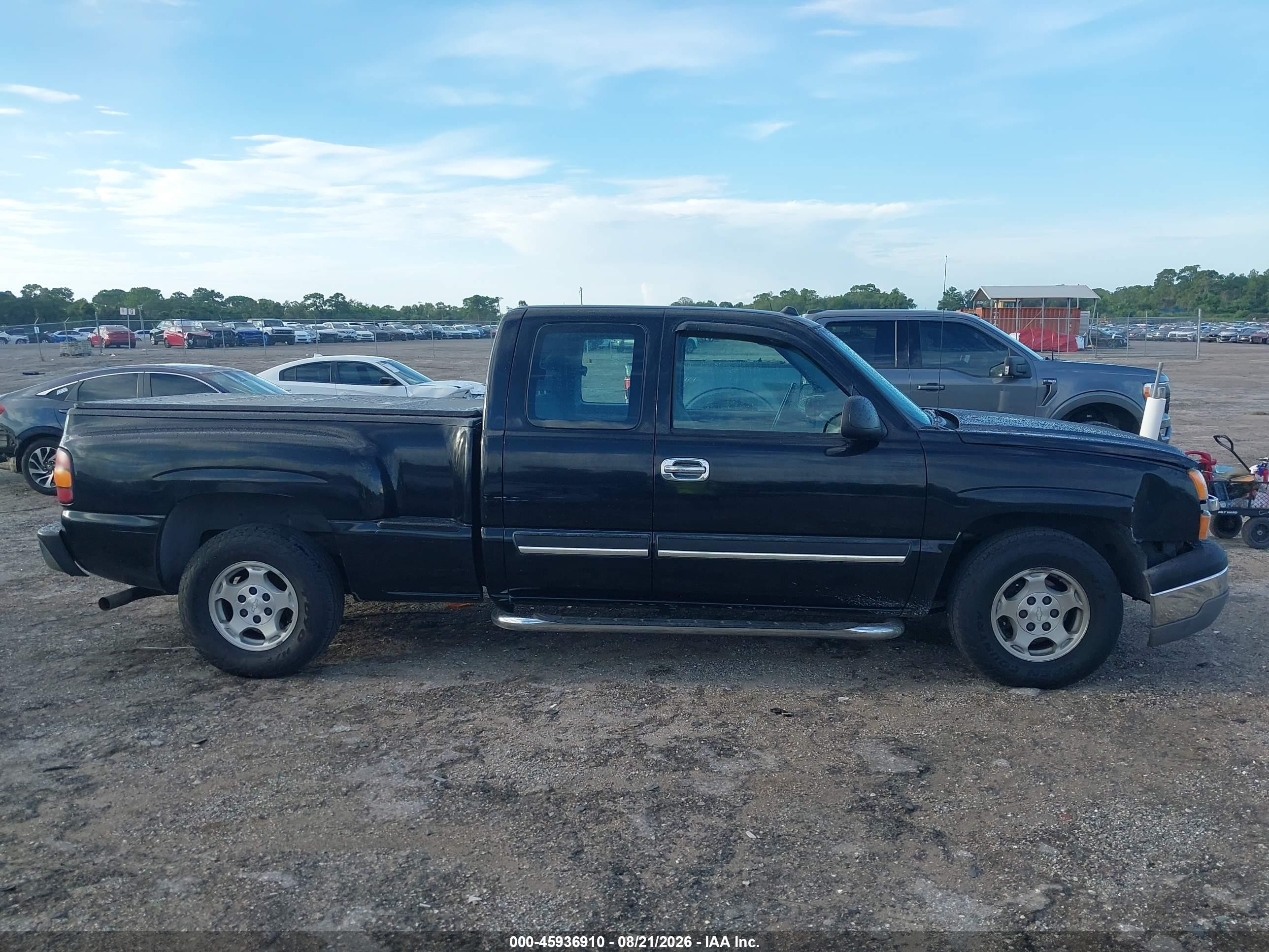 2004 Chevrolet Silverado 1500 Ls Black vin: 1GCEC19T84Z217524
