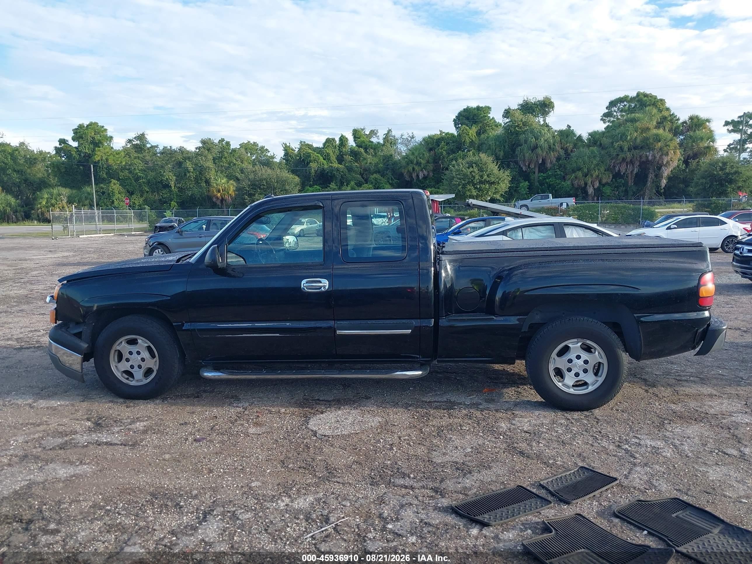 2004 Chevrolet Silverado 1500 Ls Black vin: 1GCEC19T84Z217524