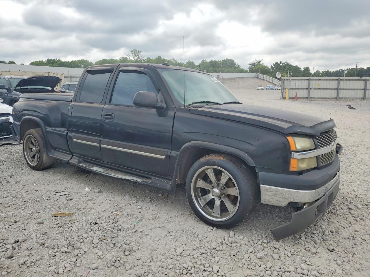 2004 Chevrolet Silverado C1500 Black vin: 1GCEC19T84Z300600