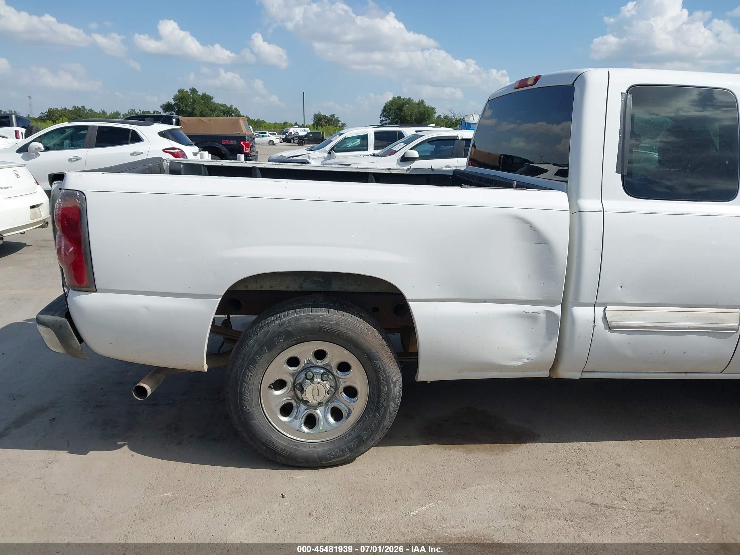 2004 Chevrolet Silverado 1500 Ls White vin: 1GCEC19TX4Z173669