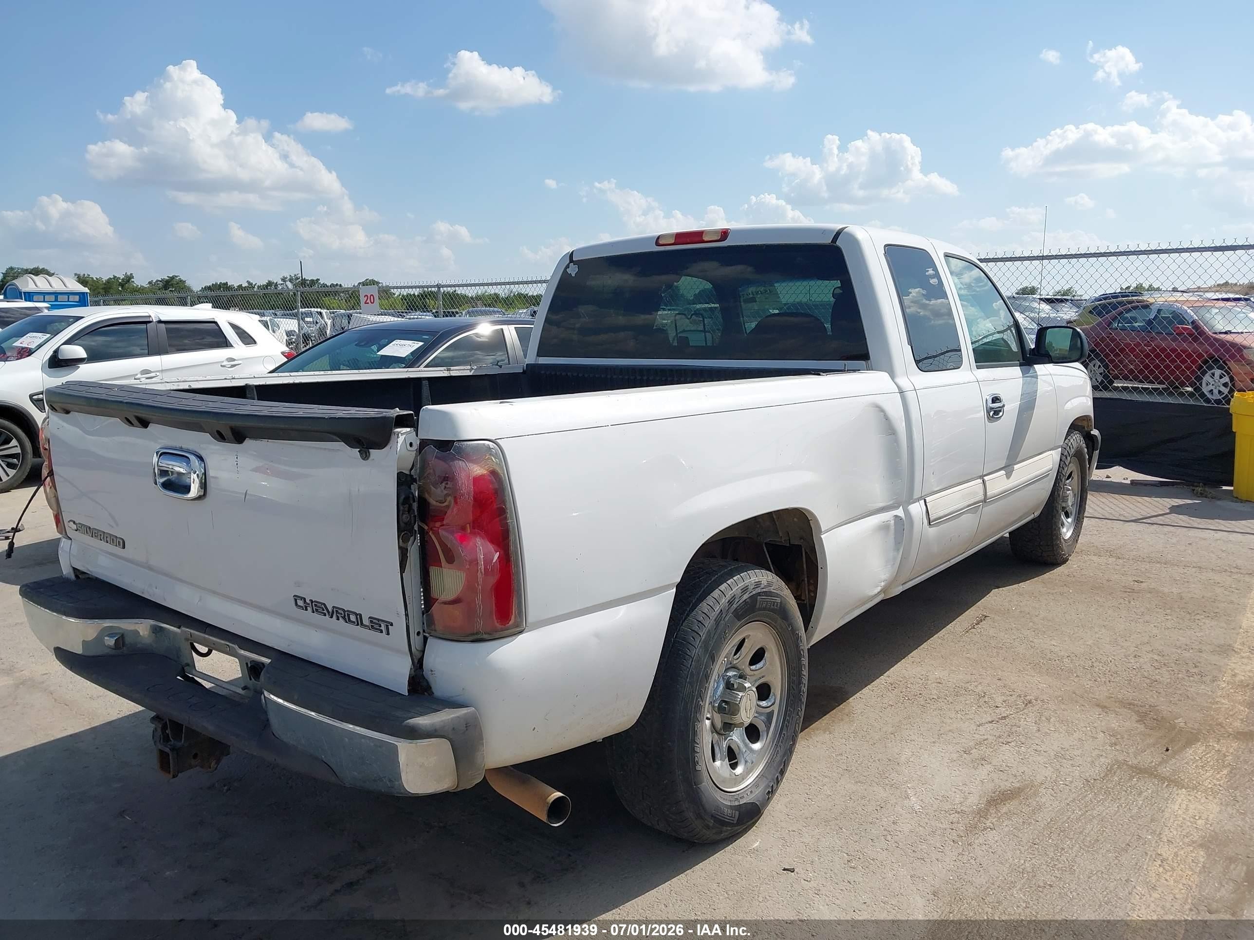 2004 Chevrolet Silverado 1500 Ls White vin: 1GCEC19TX4Z173669