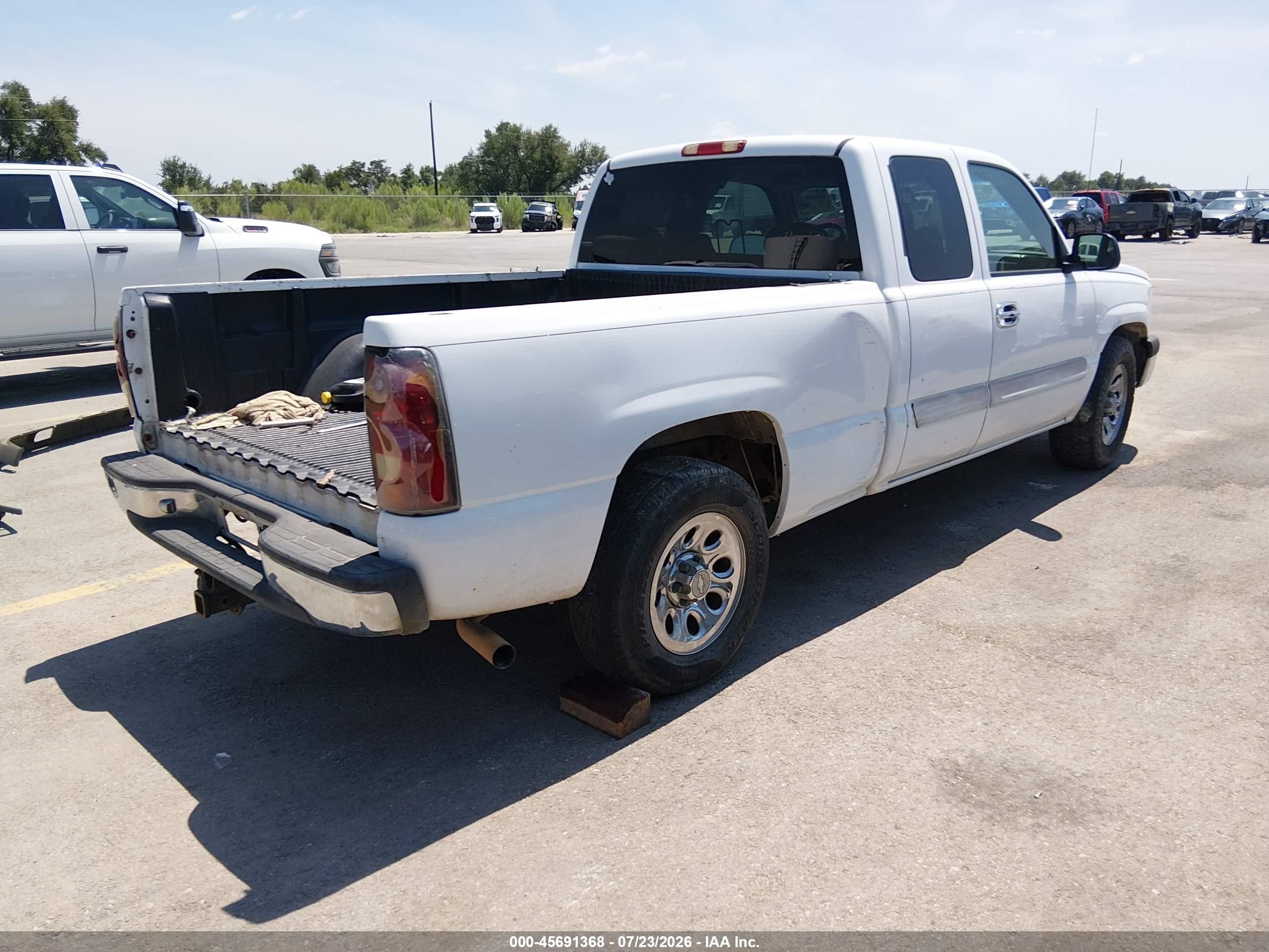 2004 Chevrolet Silverado 1500 Ls White vin: 1GCEC19TX4Z173669