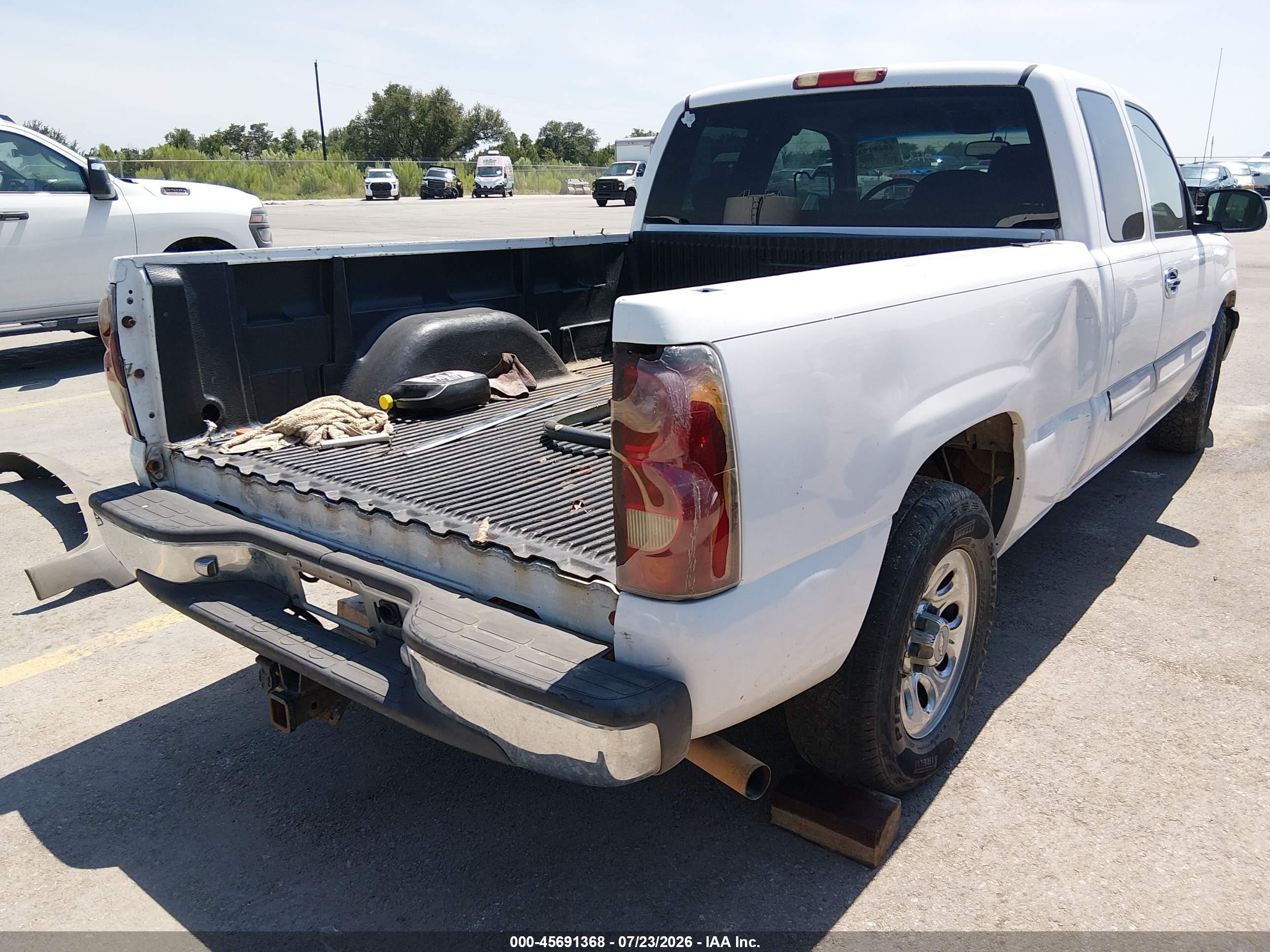 2004 Chevrolet Silverado 1500 Ls White vin: 1GCEC19TX4Z173669