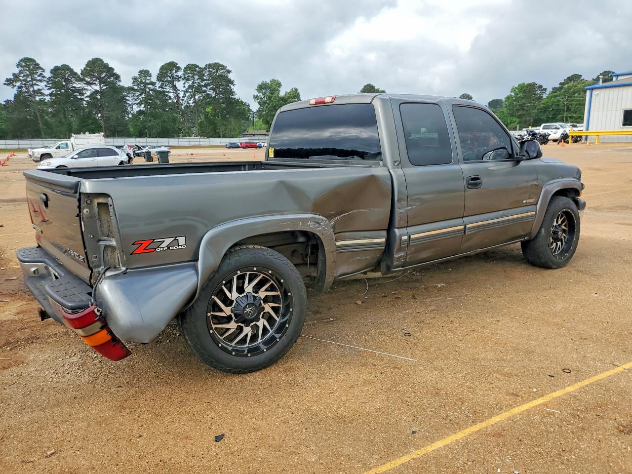2000 Chevrolet Silverado C1500 Gray vin: 1GCEC19TXYZ251034