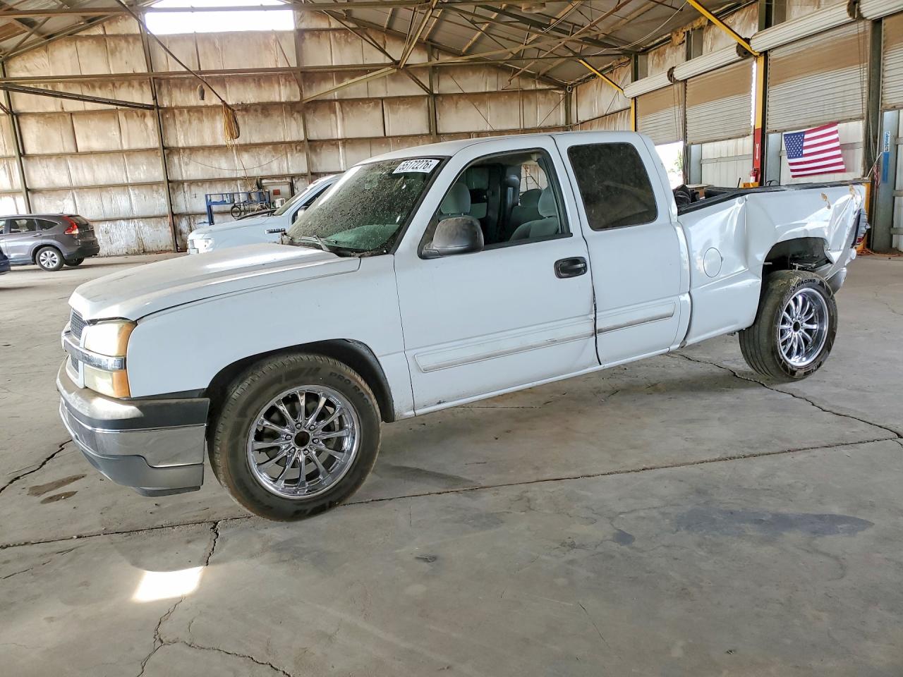 2005 Chevrolet Silverado C1500 White vin: 1GCEC19V05Z149903