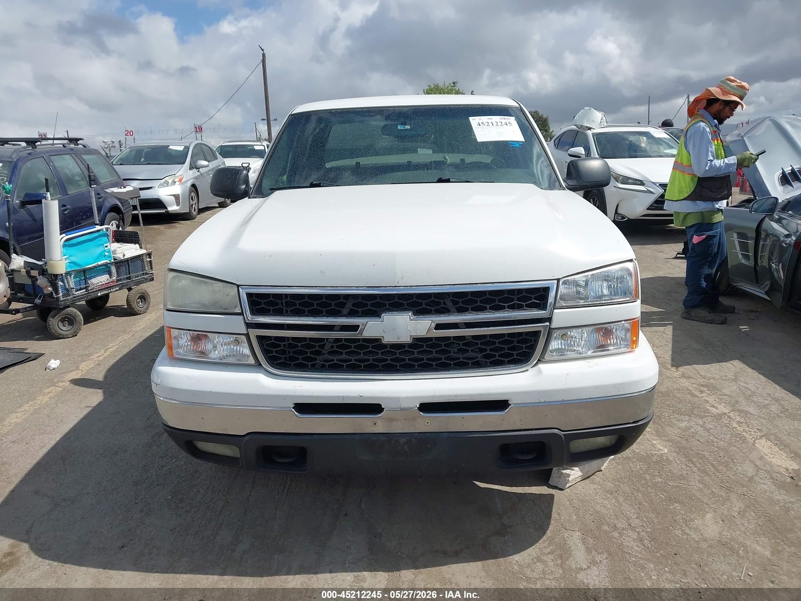 2006 Chevrolet Silverado 1500 Lt1 White vin: 1GCEC19V06Z237769