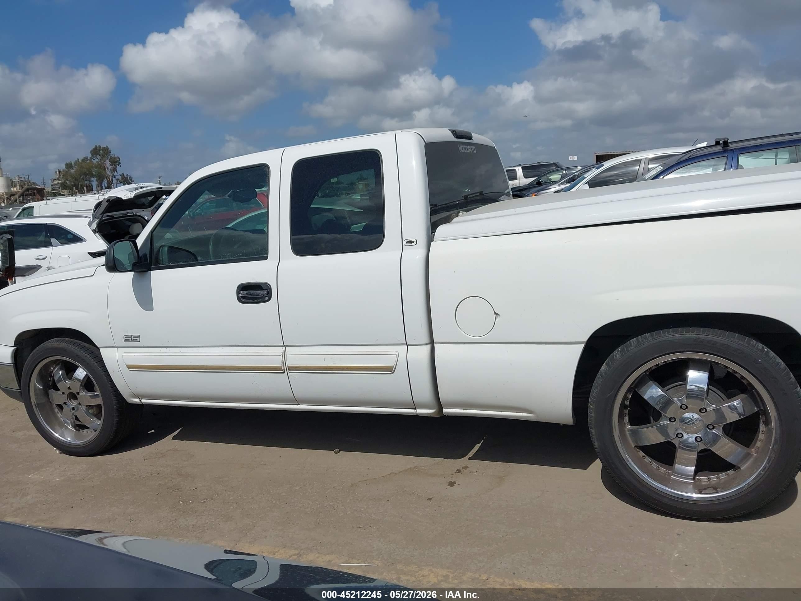 2006 Chevrolet Silverado 1500 Lt1 White vin: 1GCEC19V06Z237769