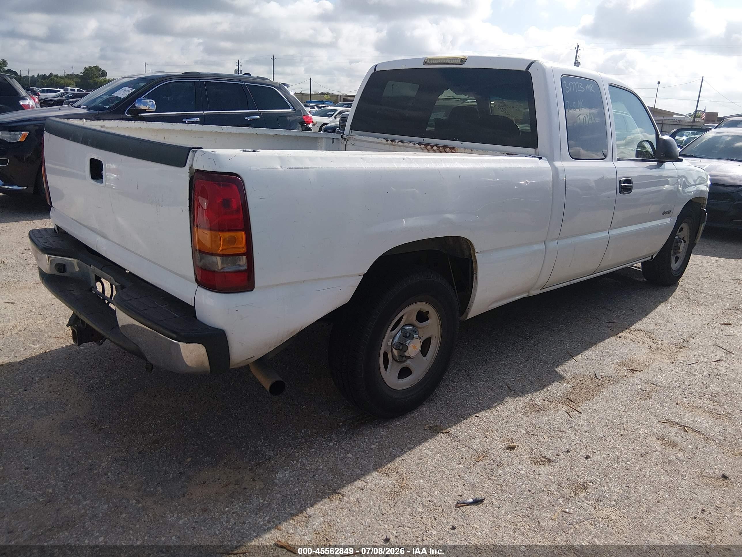2002 Chevrolet Silverado 1500   White vin: 1GCEC19V12Z317723