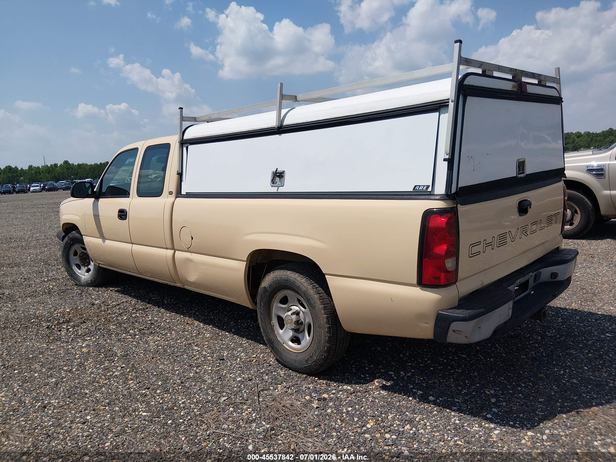 2004 Chevrolet Silverado 1500 Work Truck Tan vin: 1GCEC19V14E379004