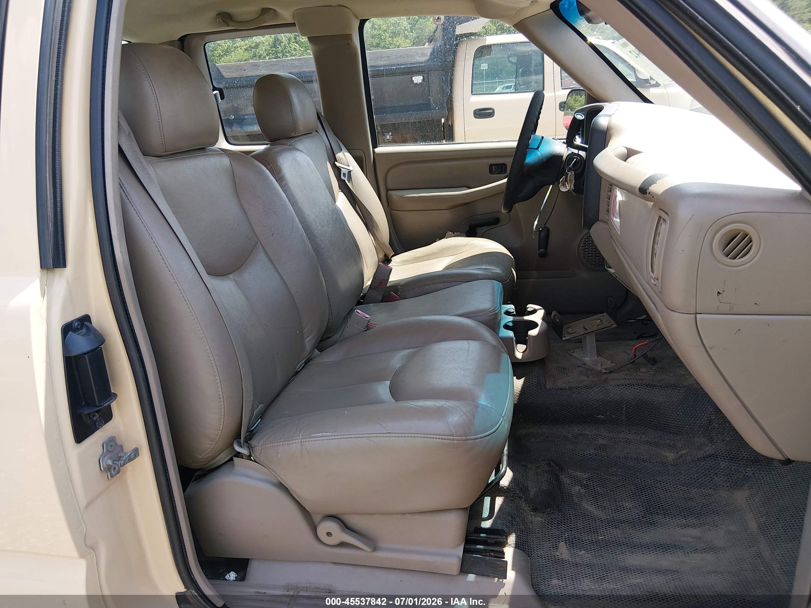 2004 Chevrolet Silverado 1500 Work Truck Tan vin: 1GCEC19V14E379004