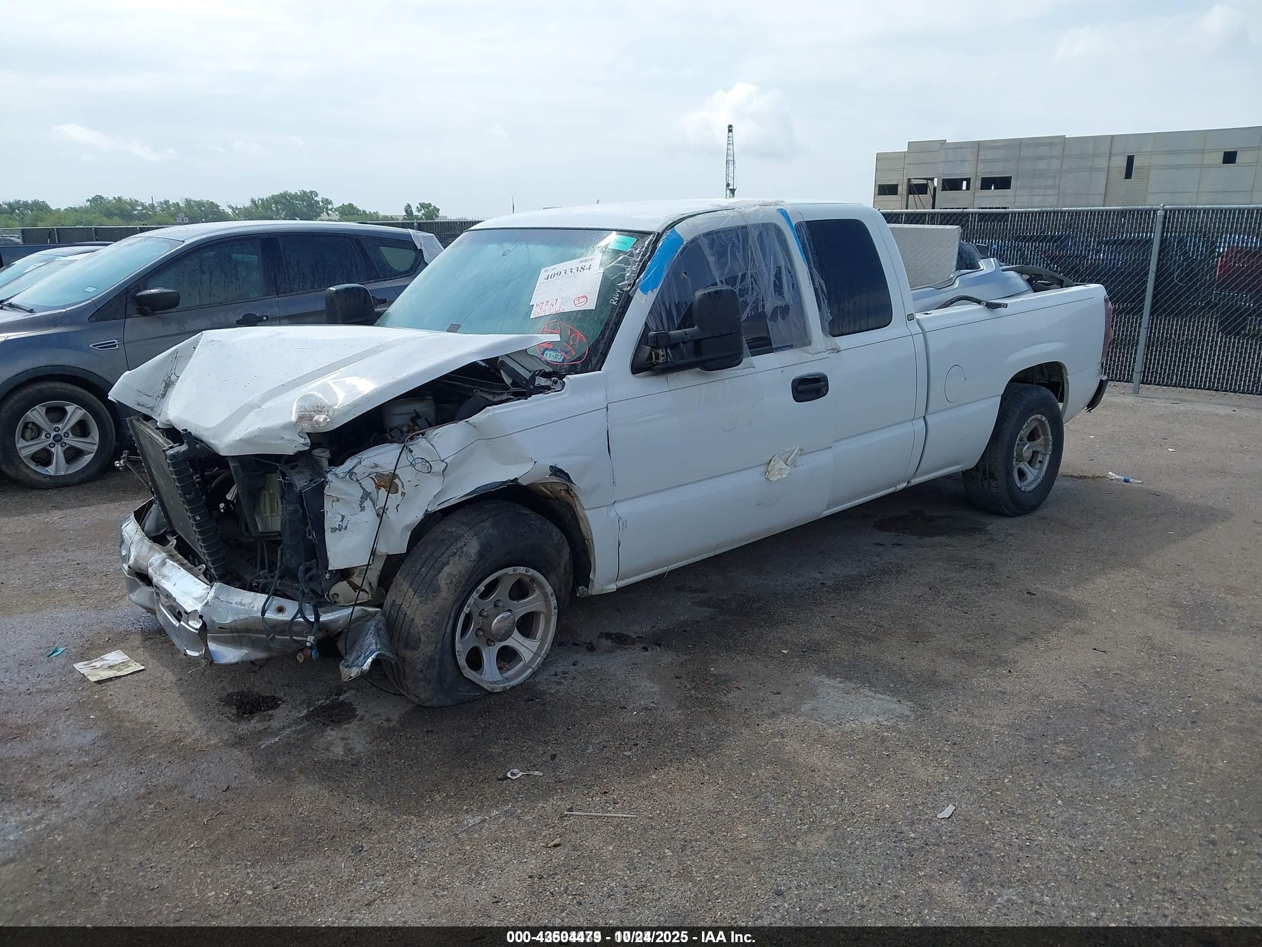 2004 Chevrolet Silverado 1500   Белый vin: 1GCEC19V14Z237583