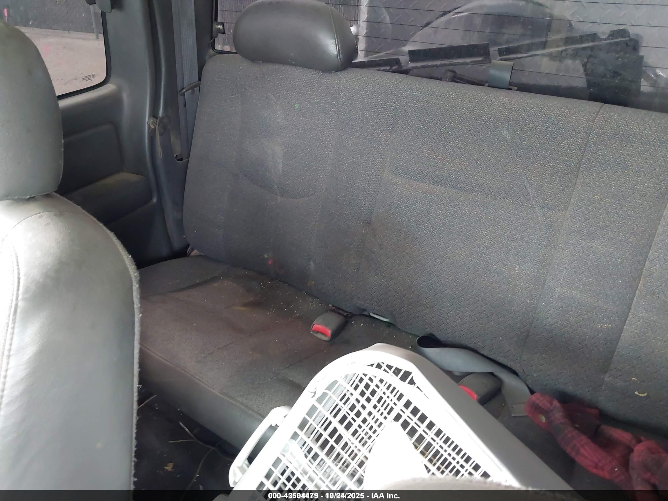 2004 Chevrolet Silverado 1500   Белый vin: 1GCEC19V14Z237583