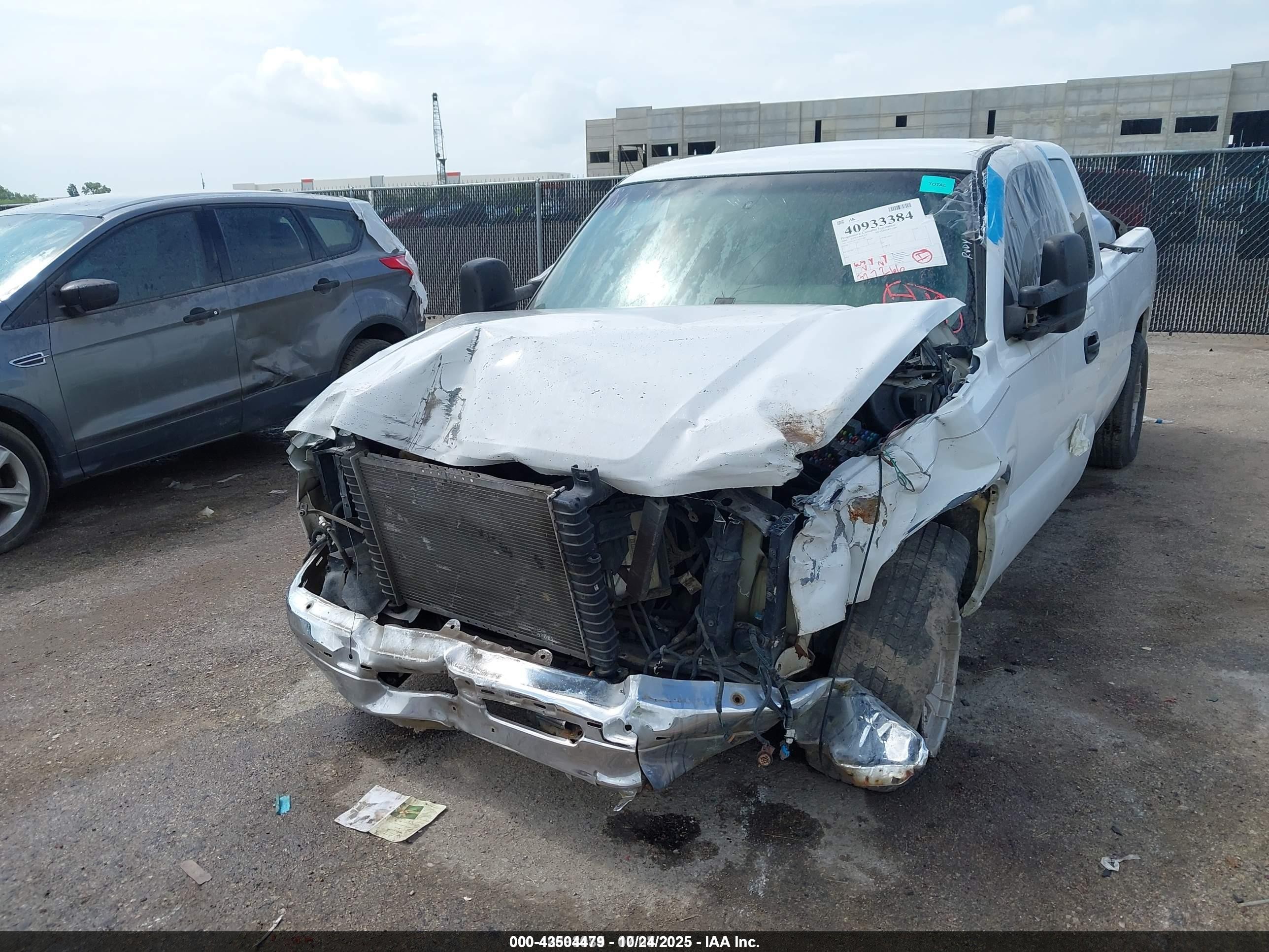 2004 Chevrolet Silverado 1500   Белый vin: 1GCEC19V14Z237583