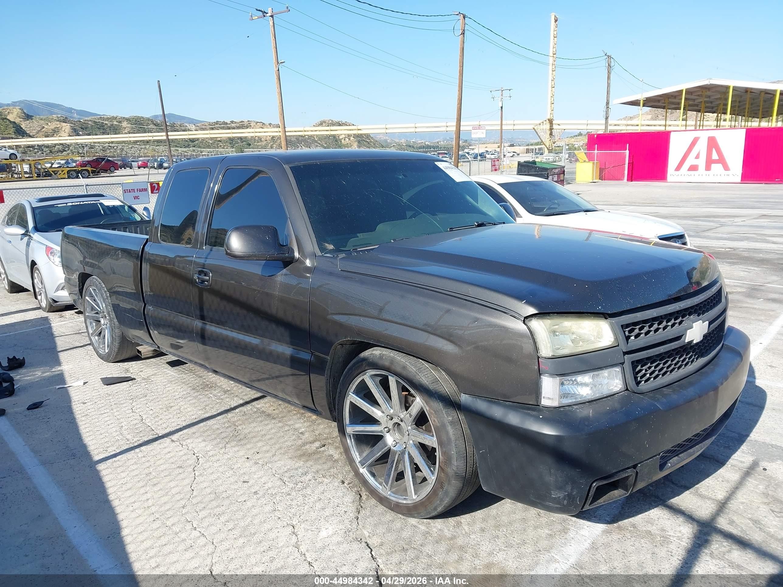 2004 Chevrolet Silverado 1500 Ls Коричневый vin: 1GCEC19V14Z293216