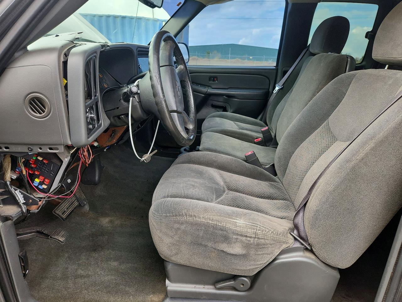 2004 Chevrolet Silverado C1500 Two Tone vin: 1GCEC19V14Z341667