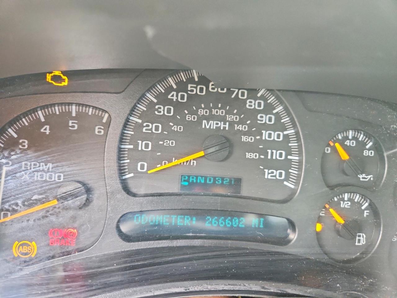 2004 Chevrolet Silverado C1500 Two Tone vin: 1GCEC19V14Z341667