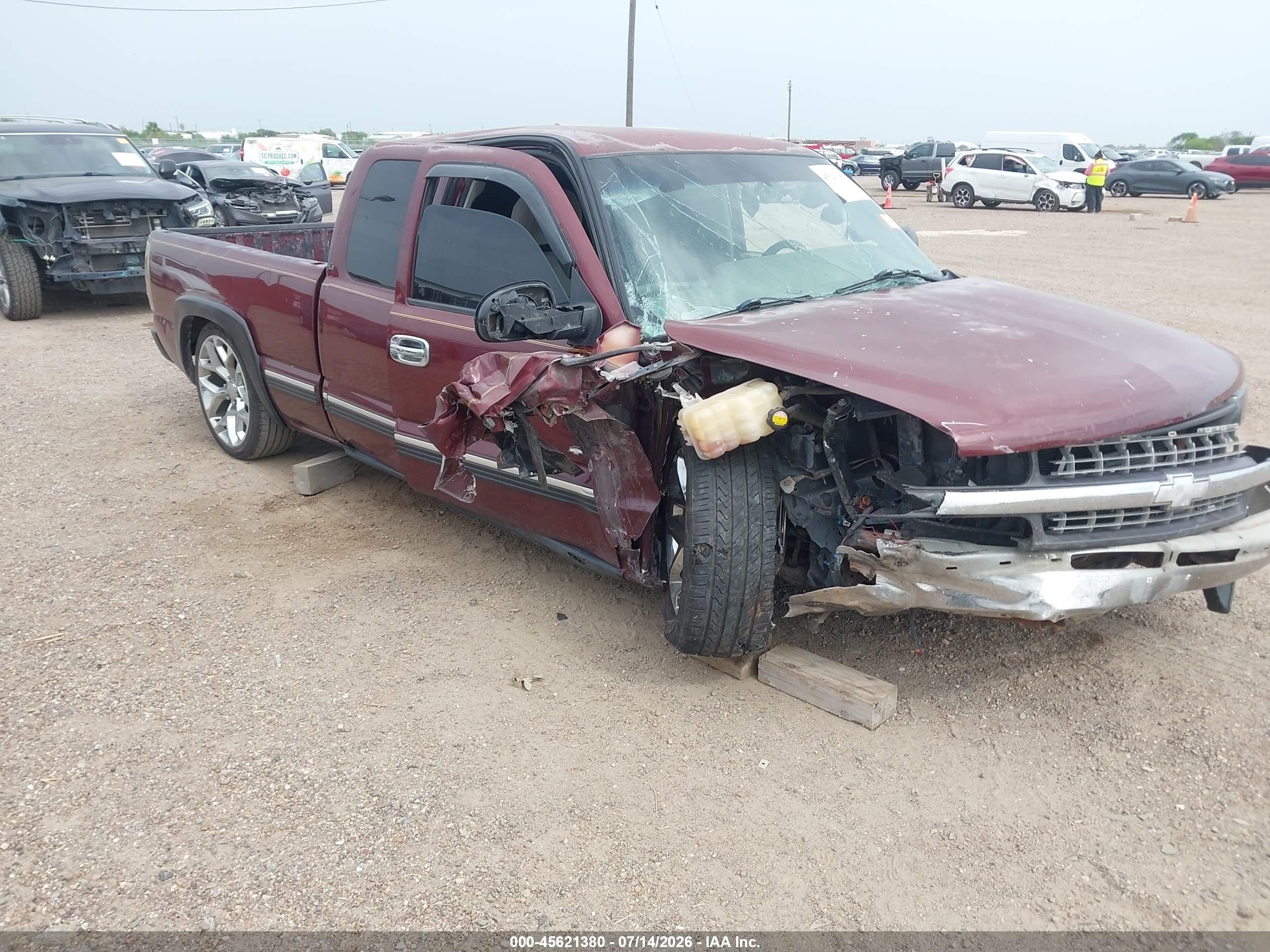 2000 Chevrolet Silverado 1500 Ls Red vin: 1GCEC19V1YZ359270