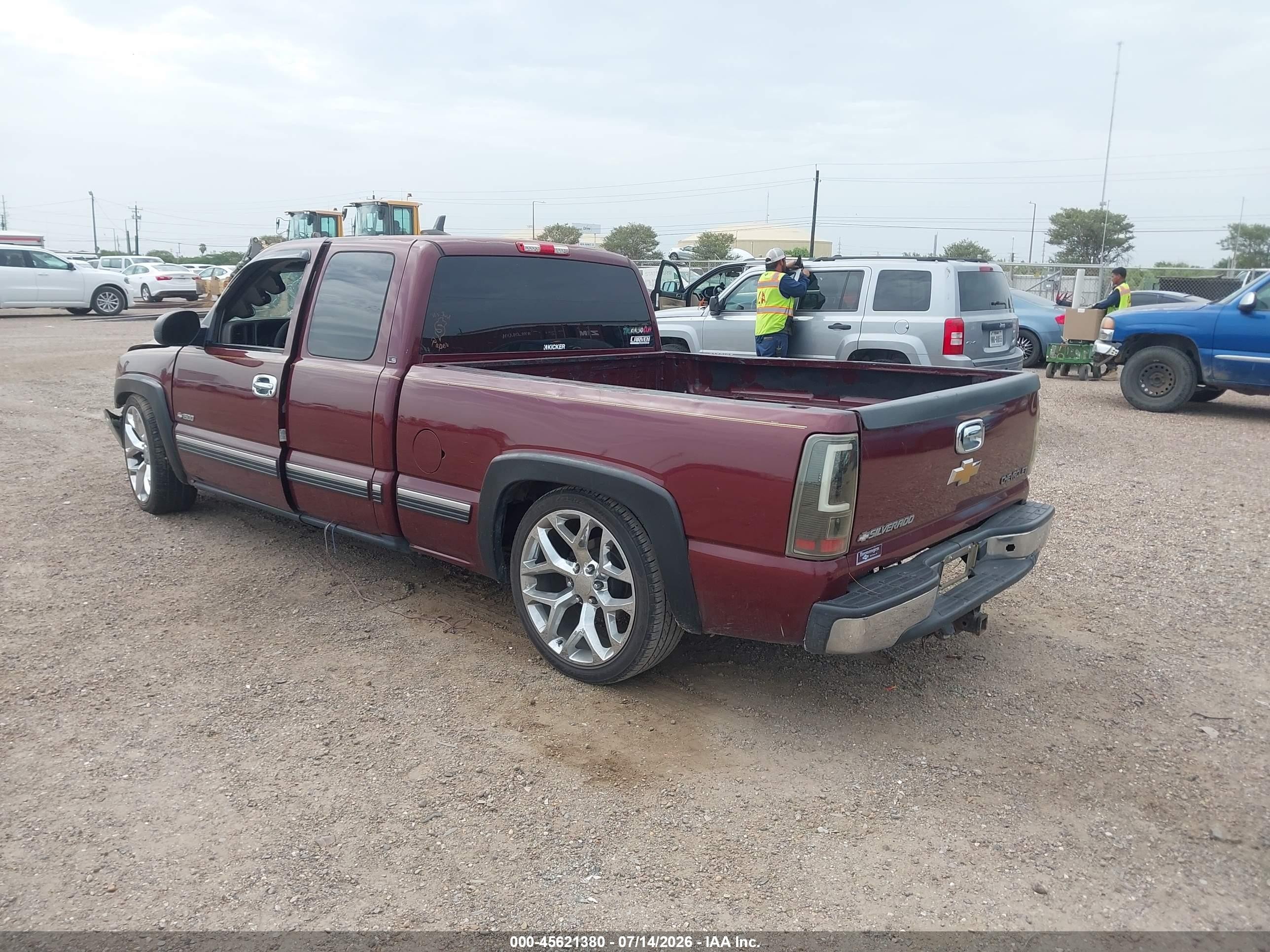 2000 Chevrolet Silverado 1500 Ls Red vin: 1GCEC19V1YZ359270