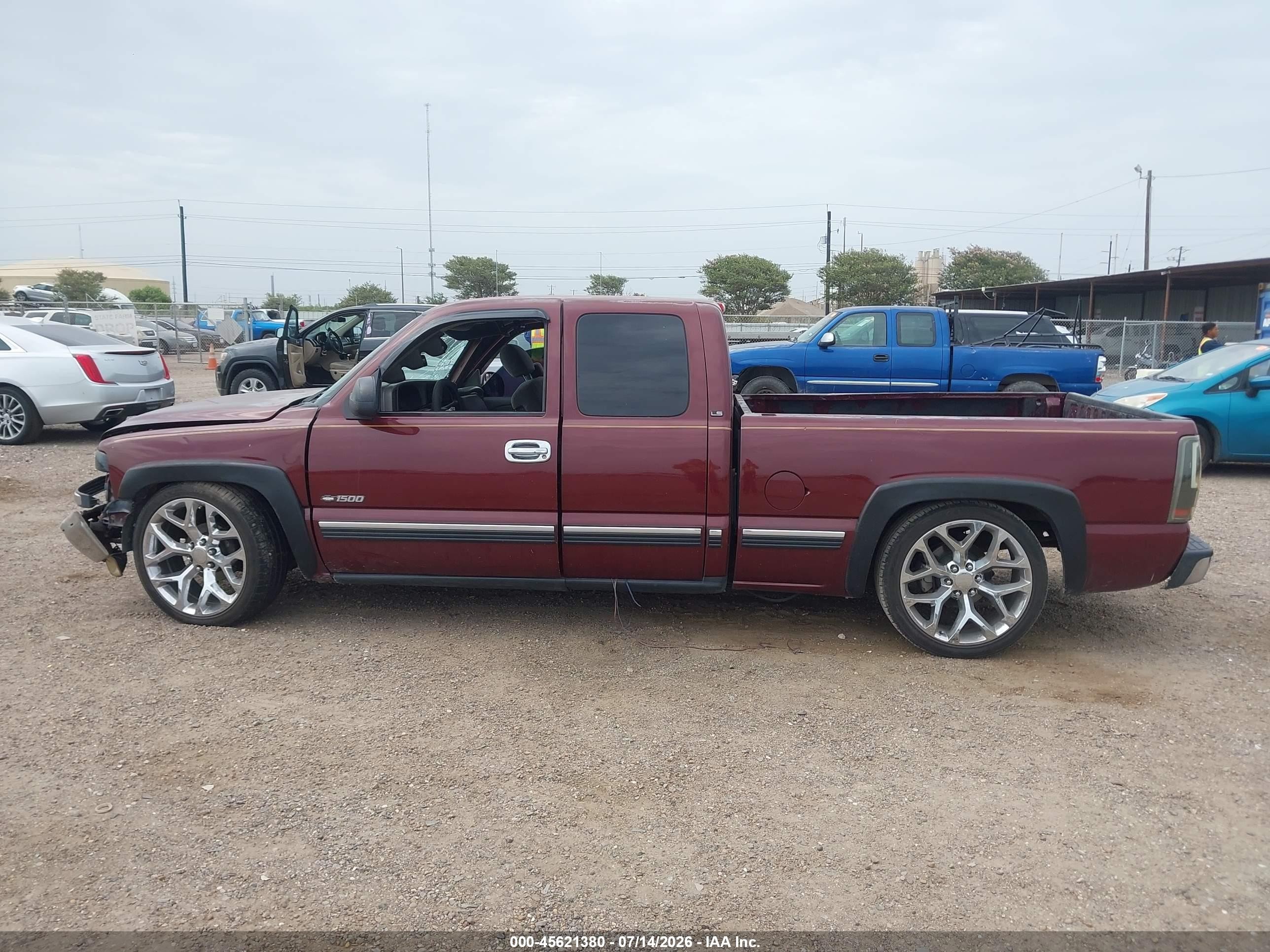 2000 Chevrolet Silverado 1500 Ls Red vin: 1GCEC19V1YZ359270