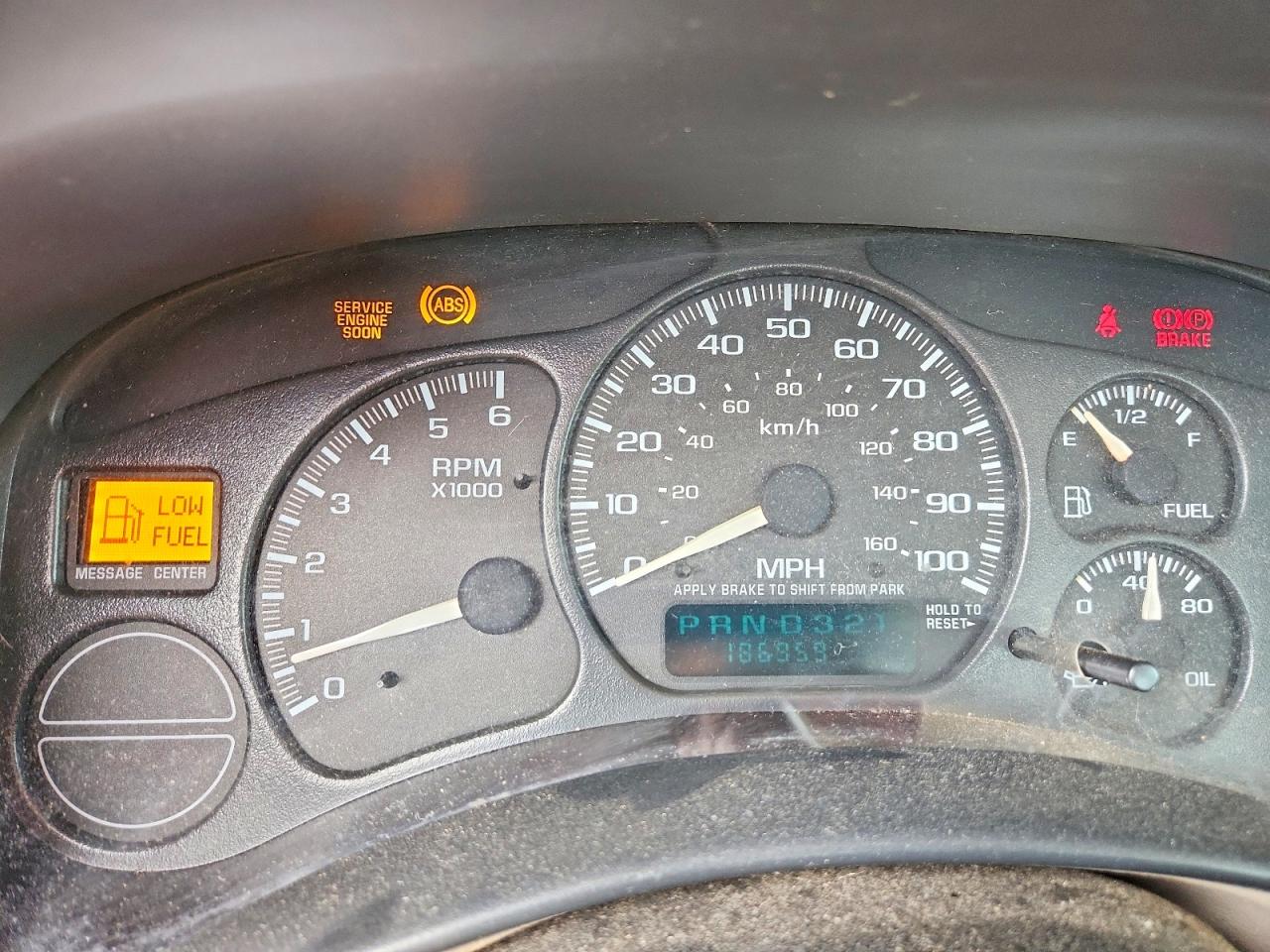 2002 Chevrolet Silverado C1500 White vin: 1GCEC19V22Z105428
