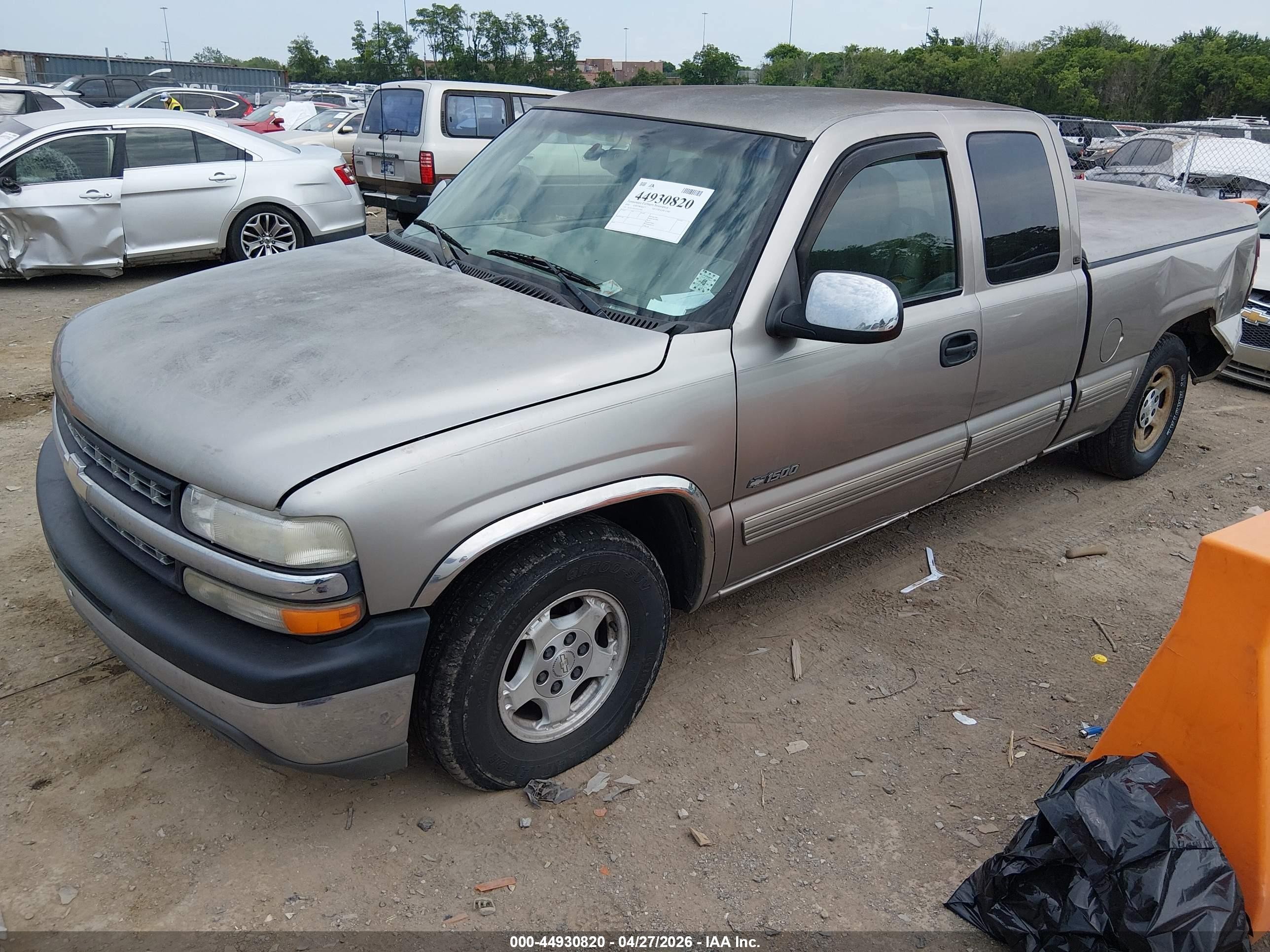 2000 Chevrolet Silverado 1500 Ls Tan vin: 1GCEC19V2YZ312569