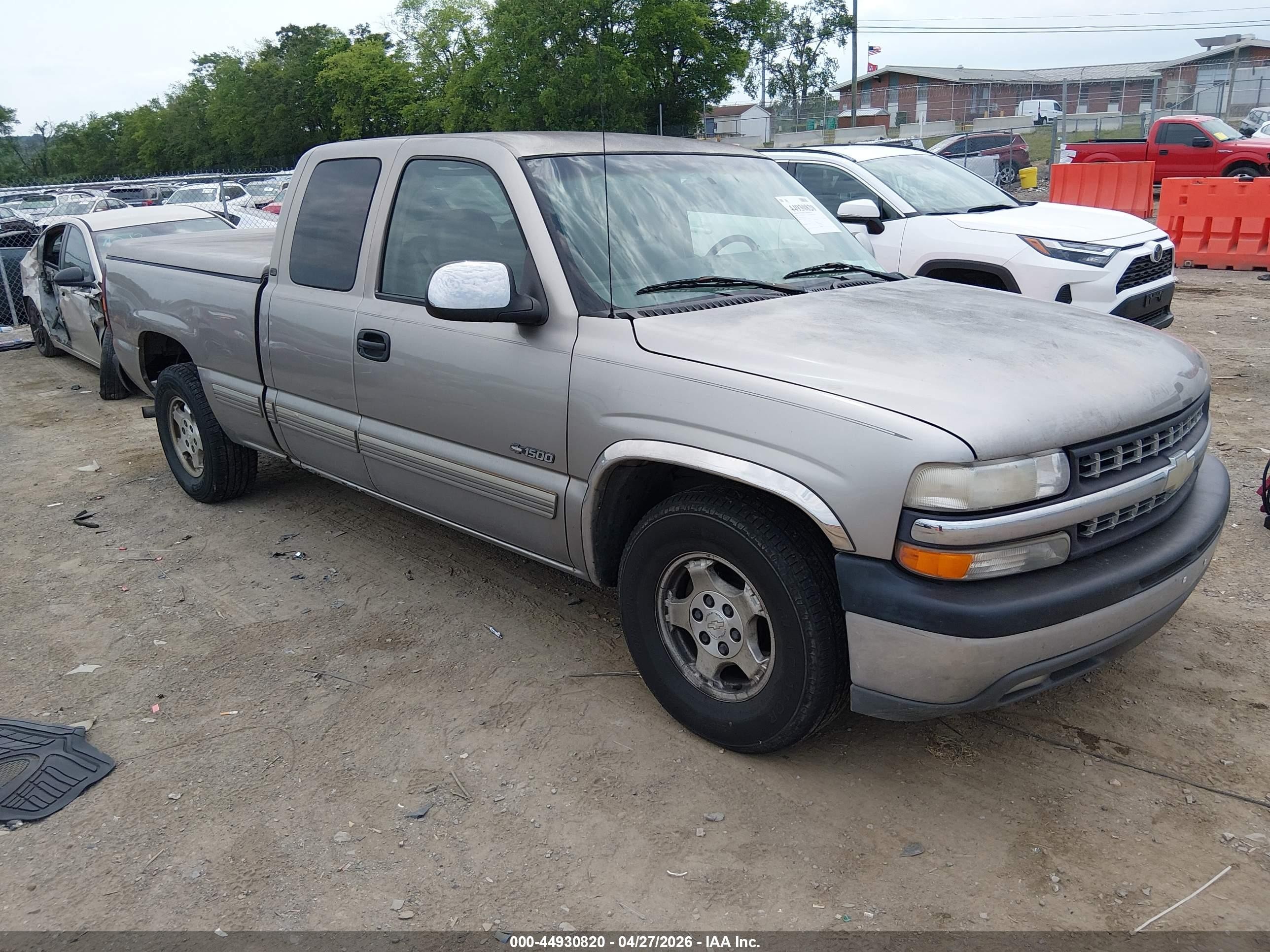 2000 Chevrolet Silverado 1500 Ls Tan vin: 1GCEC19V2YZ312569