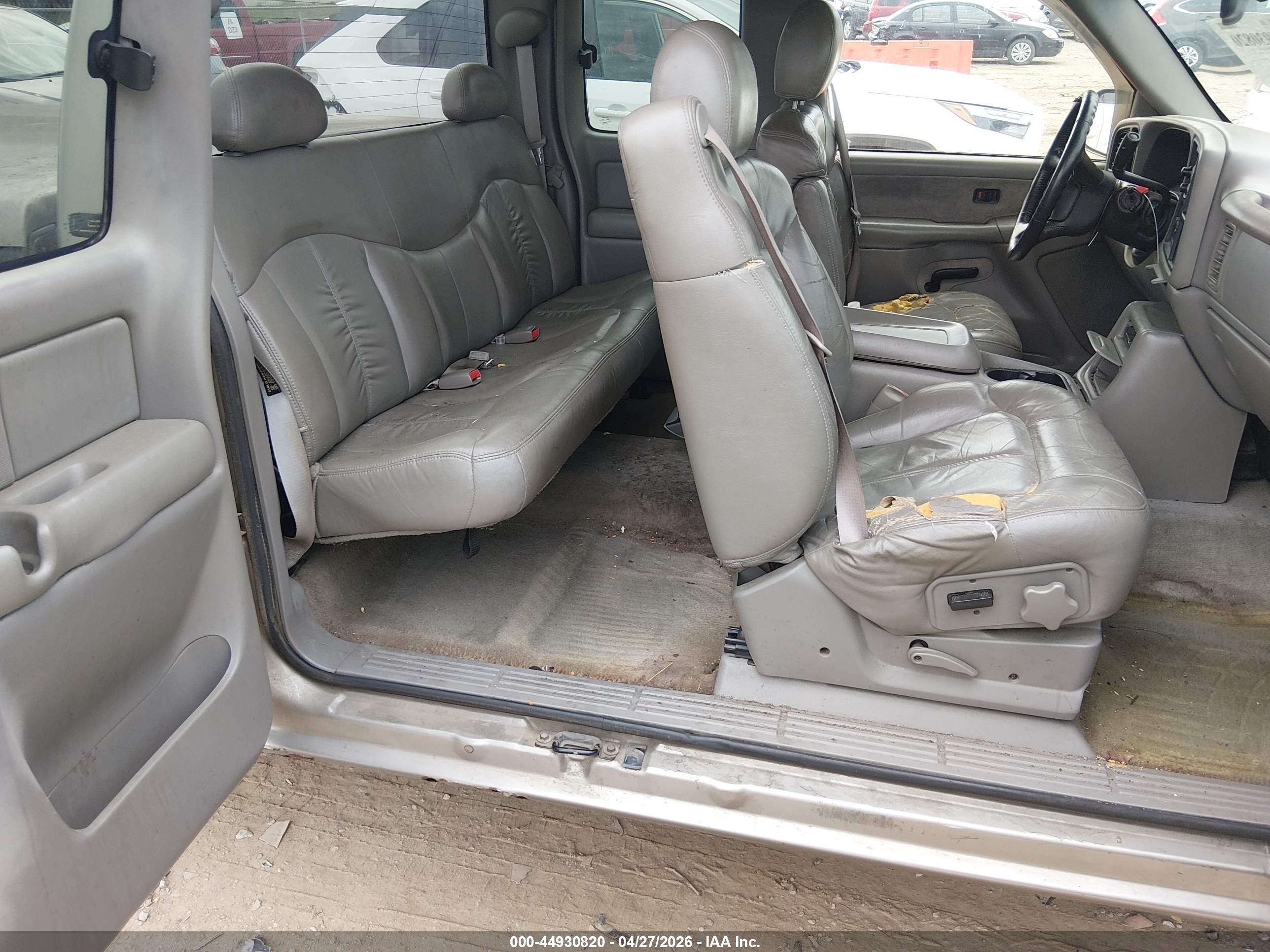 2000 Chevrolet Silverado 1500 Ls Tan vin: 1GCEC19V2YZ312569