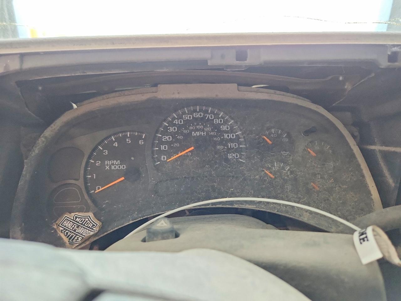 2004 Chevrolet Silverado C1500 White vin: 1GCEC19V34E356954