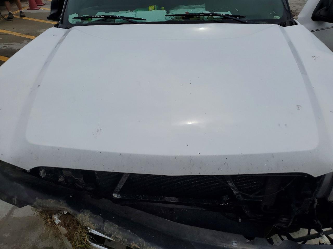2004 Chevrolet Silverado C1500 White vin: 1GCEC19V44E204178
