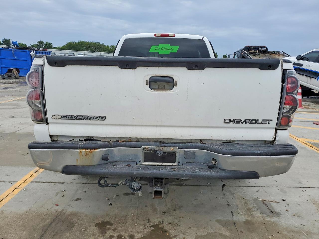 2004 Chevrolet Silverado C1500 White vin: 1GCEC19V44E204178