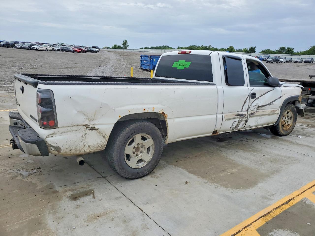 2004 Chevrolet Silverado C1500 White vin: 1GCEC19V44E204178