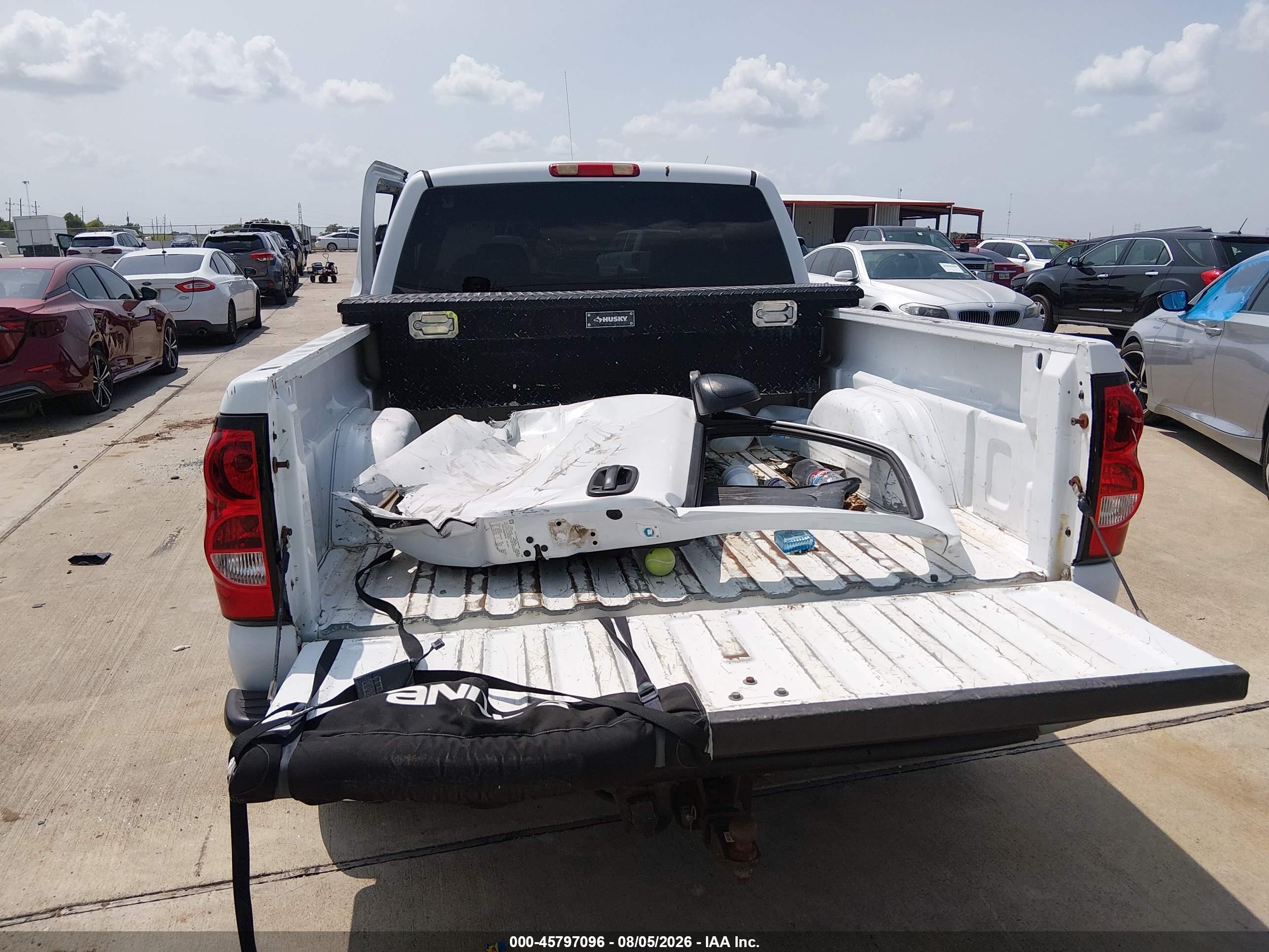 2005 Chevrolet Silverado 1500 Work Truck White vin: 1GCEC19V45Z245145