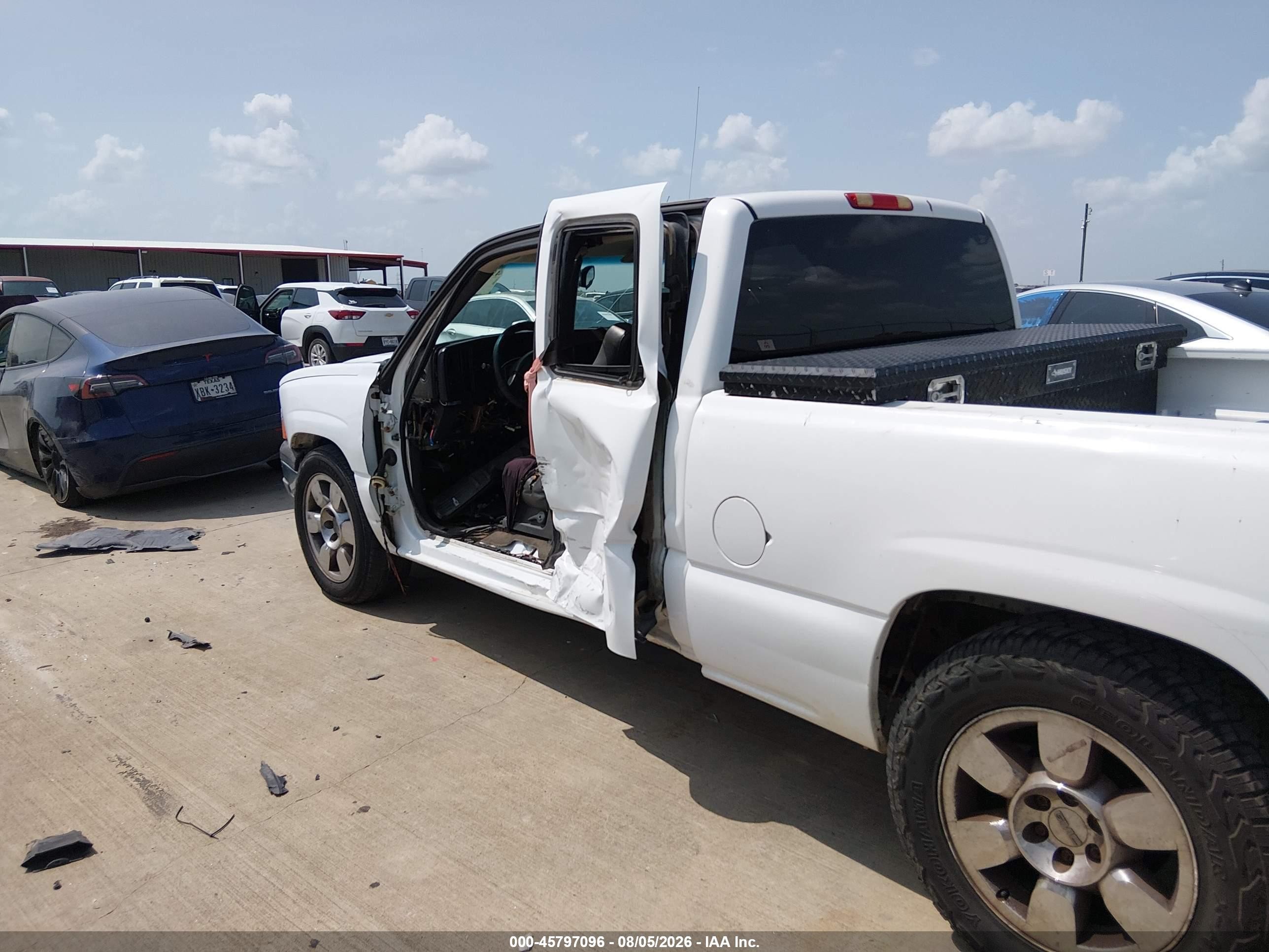 2005 Chevrolet Silverado 1500 Work Truck White vin: 1GCEC19V45Z245145