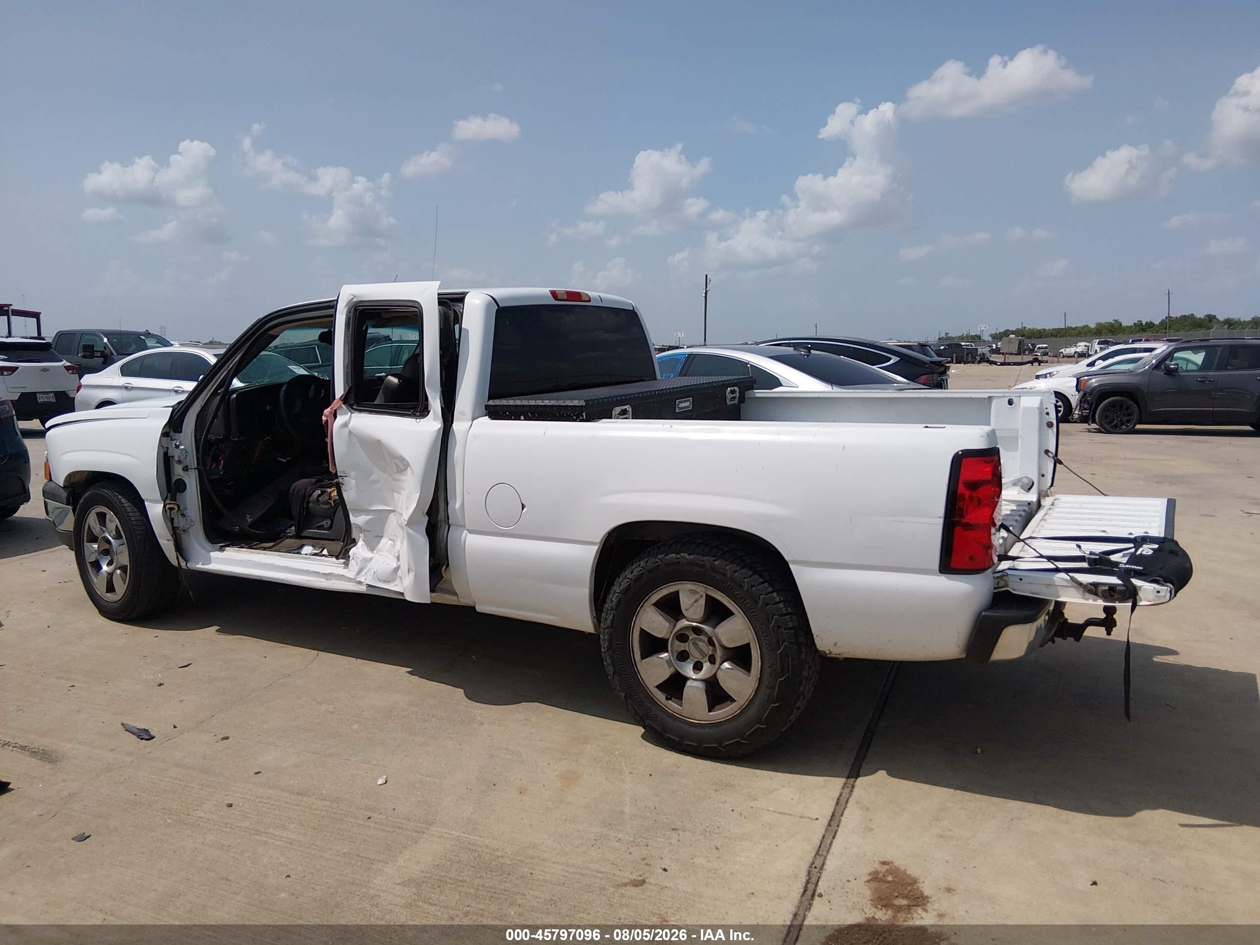 2005 Chevrolet Silverado 1500 Work Truck White vin: 1GCEC19V45Z245145